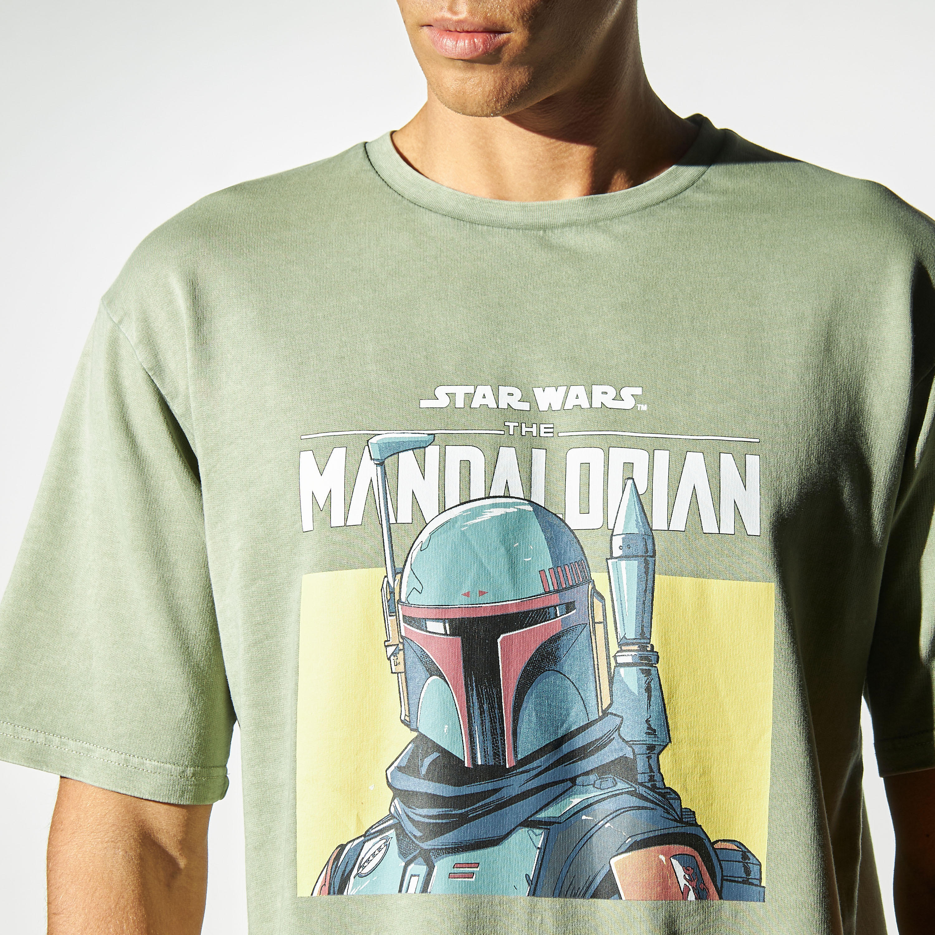 تيشيرت بياقة ضيقة وأكمام قصيرة وطبعات-men-clothing-tshirtsandpolos-tshirts-image-1