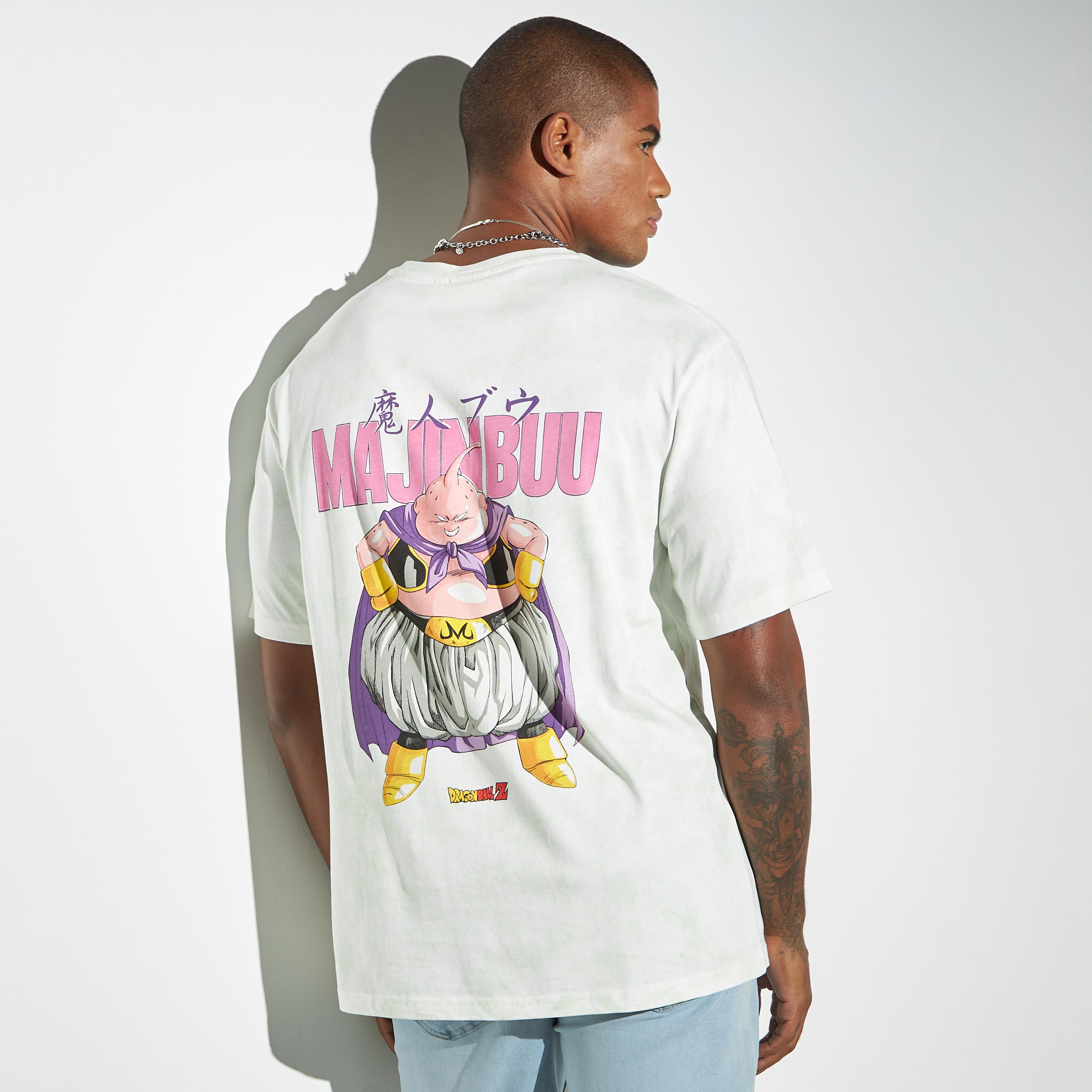 تيشيرت بياقة ضيقة وأكمام قصيرة وطبعات-men-clothing-tshirtsandpolos-tshirts-image-1