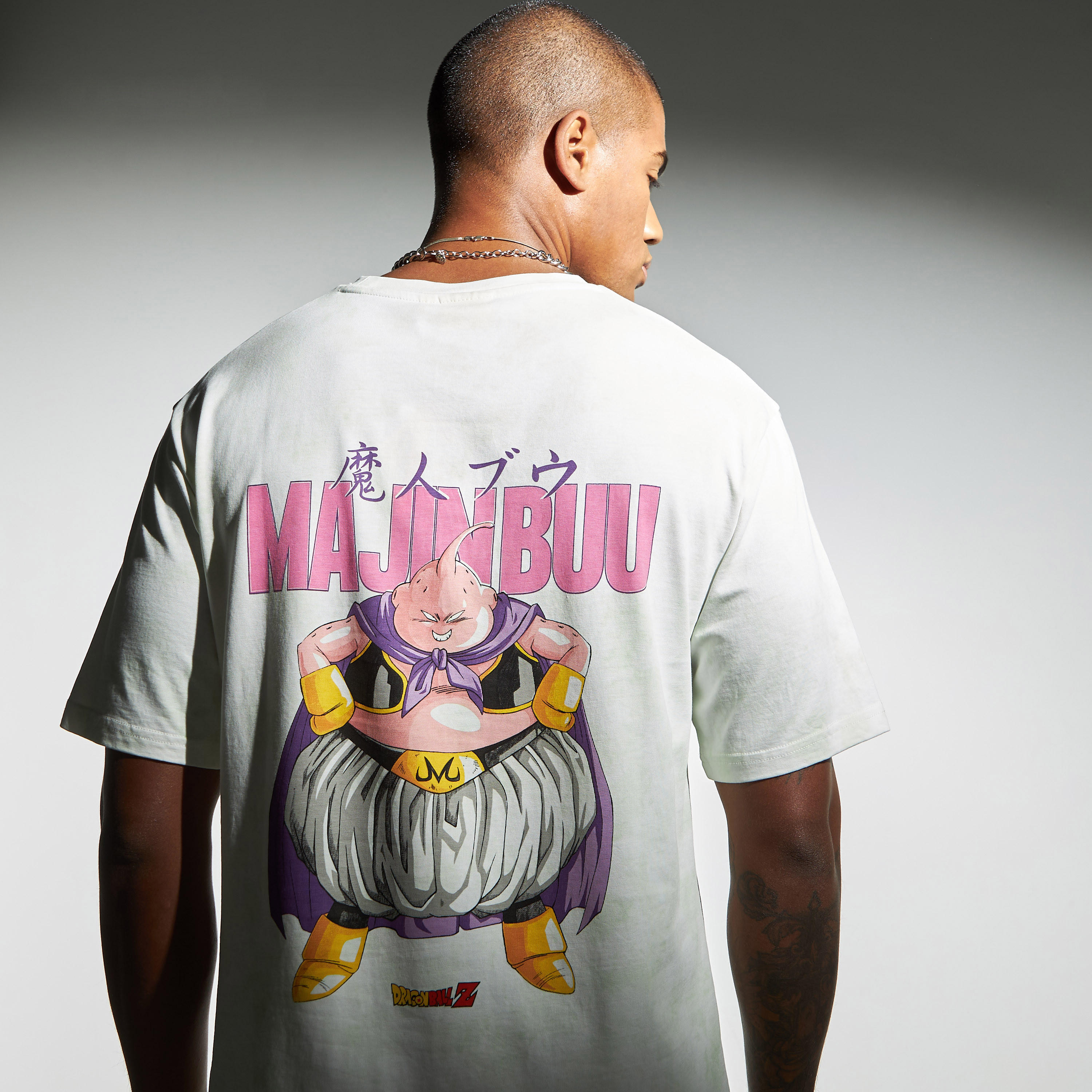 تيشيرت بياقة ضيقة وأكمام قصيرة وطبعات-men-clothing-tshirtsandpolos-tshirts-image-3