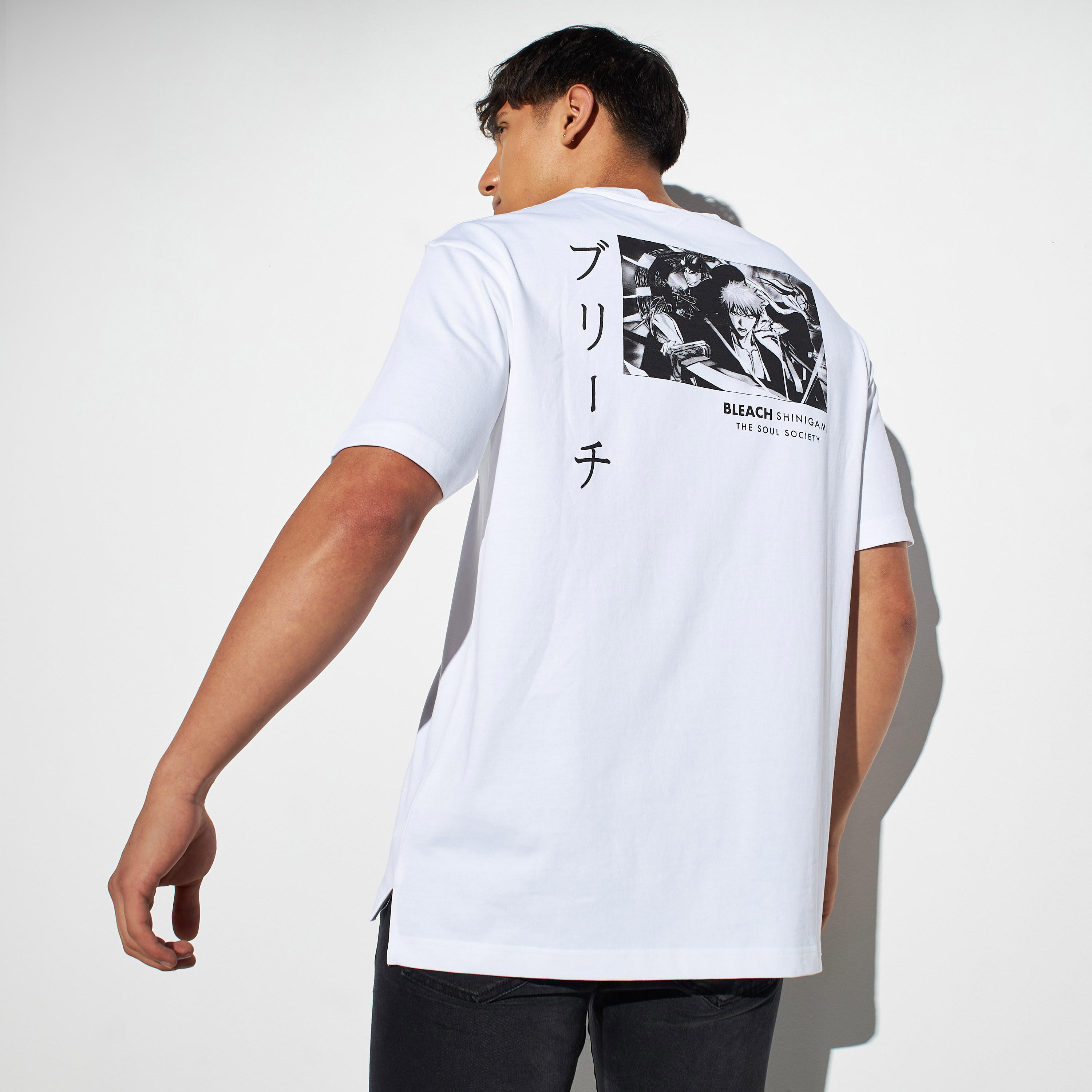 تيشيرت بياقة مستديرة وطبعات بأكمام قصيرة-men-clothing-tshirtsandpolos-tshirts-image-1