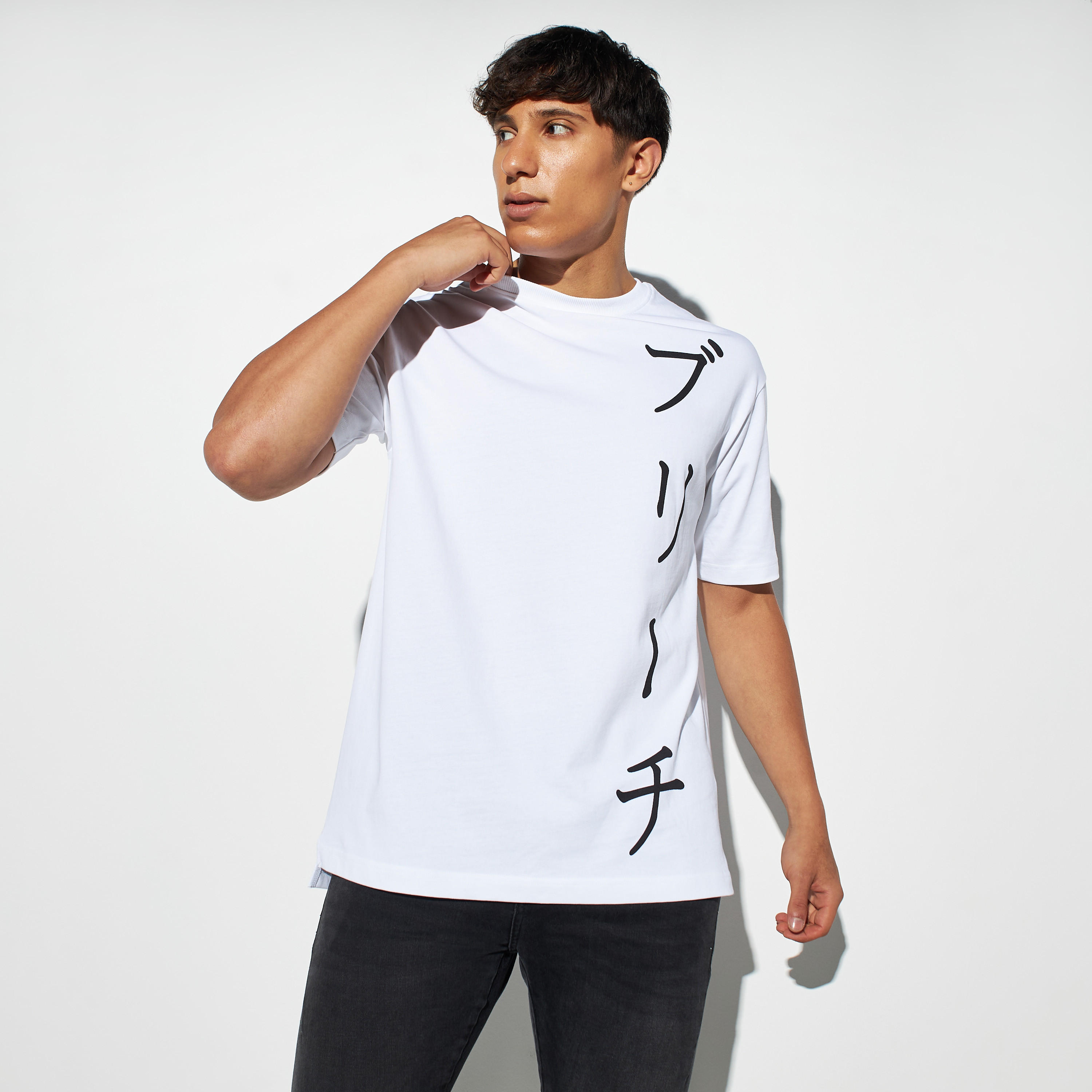 تيشيرت بياقة مستديرة وطبعات بأكمام قصيرة-men-clothing-tshirtsandpolos-tshirts-image-4
