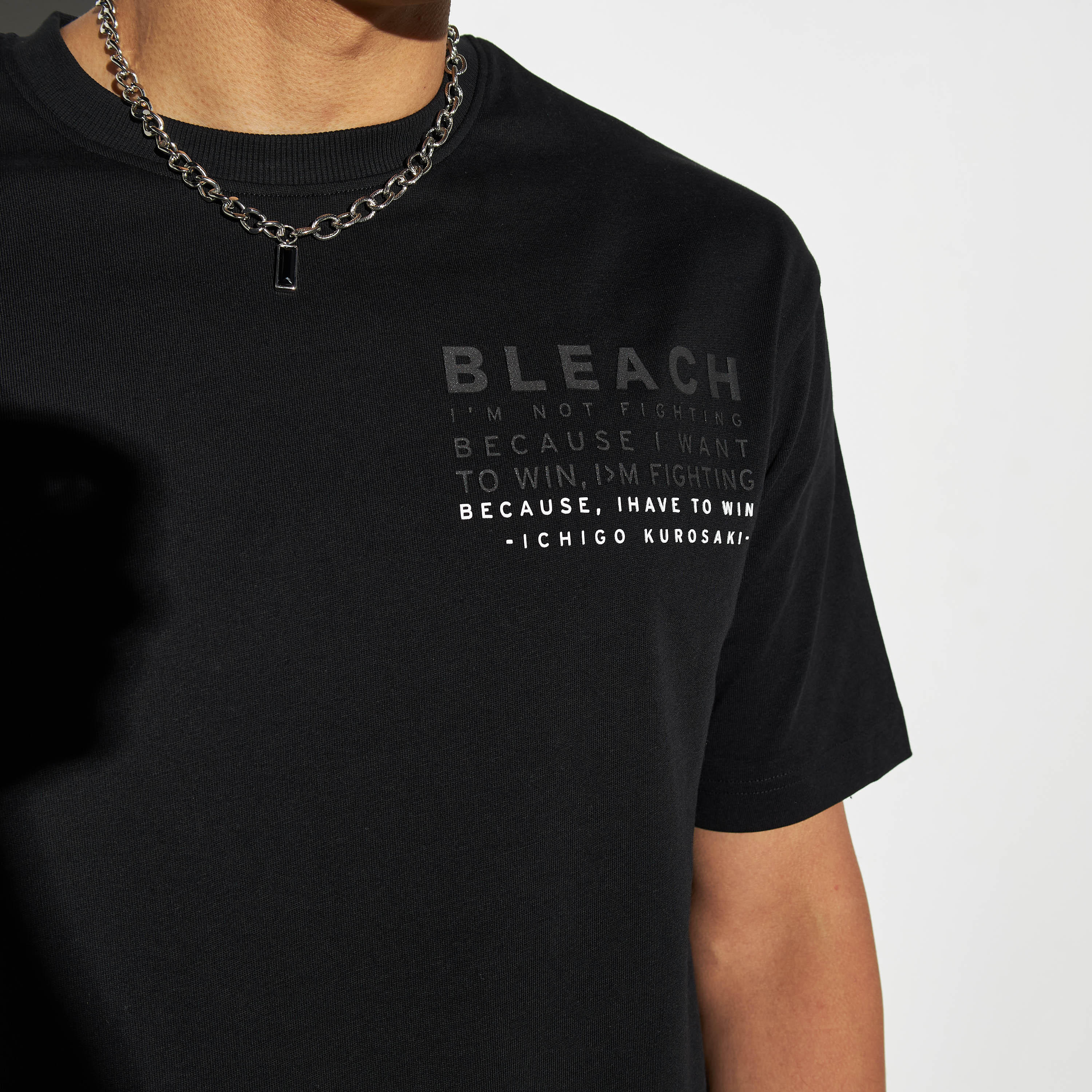 تيشيرت فضفاض بياقة ضيّقة وأكمام قصيرة وطبعات-men-clothing-tshirtsandpolos-tshirts-image-4