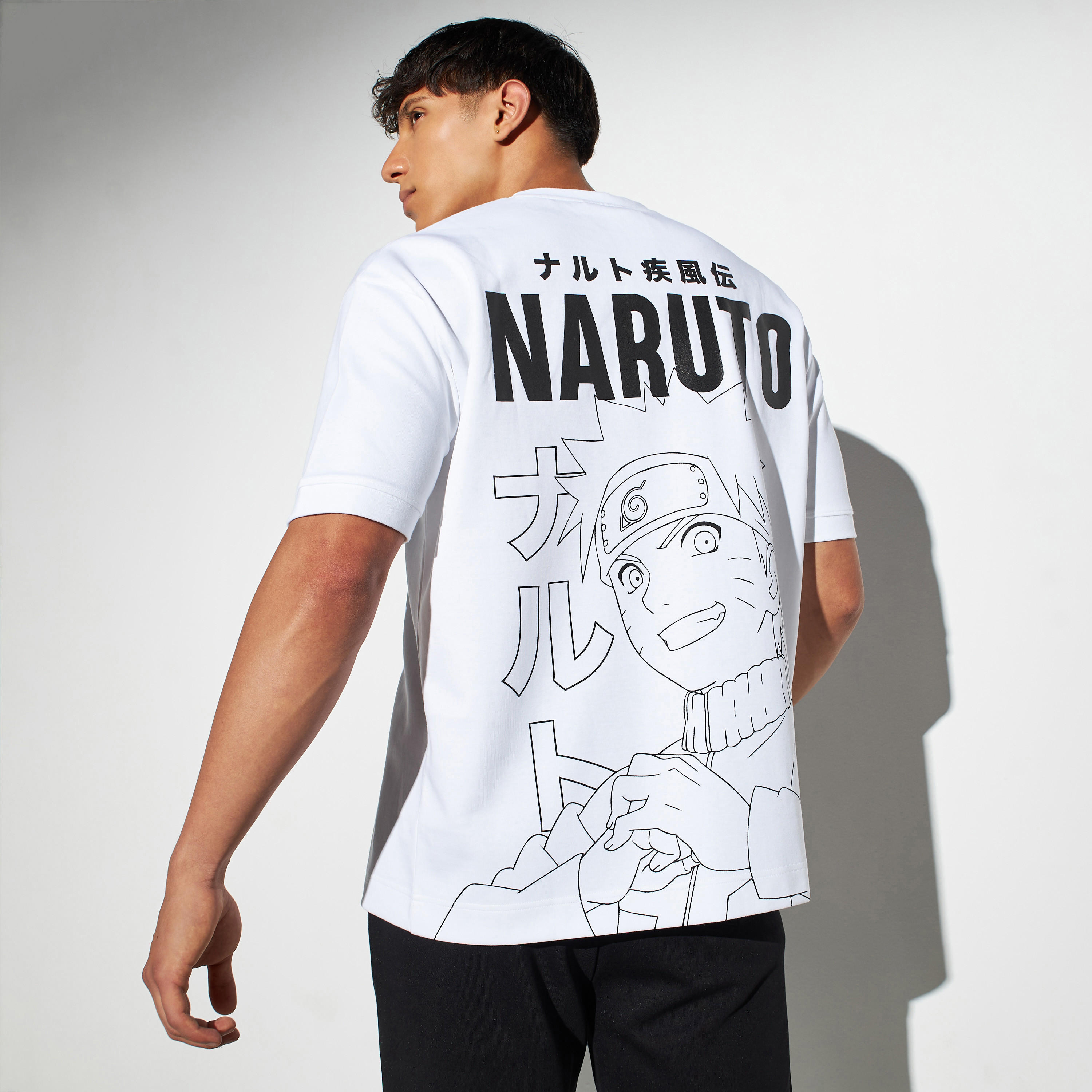 تيشيرت بوكسي بياقة ضيّقة وطبعات-men-clothing-tshirtsandpolos-tshirts-image-4