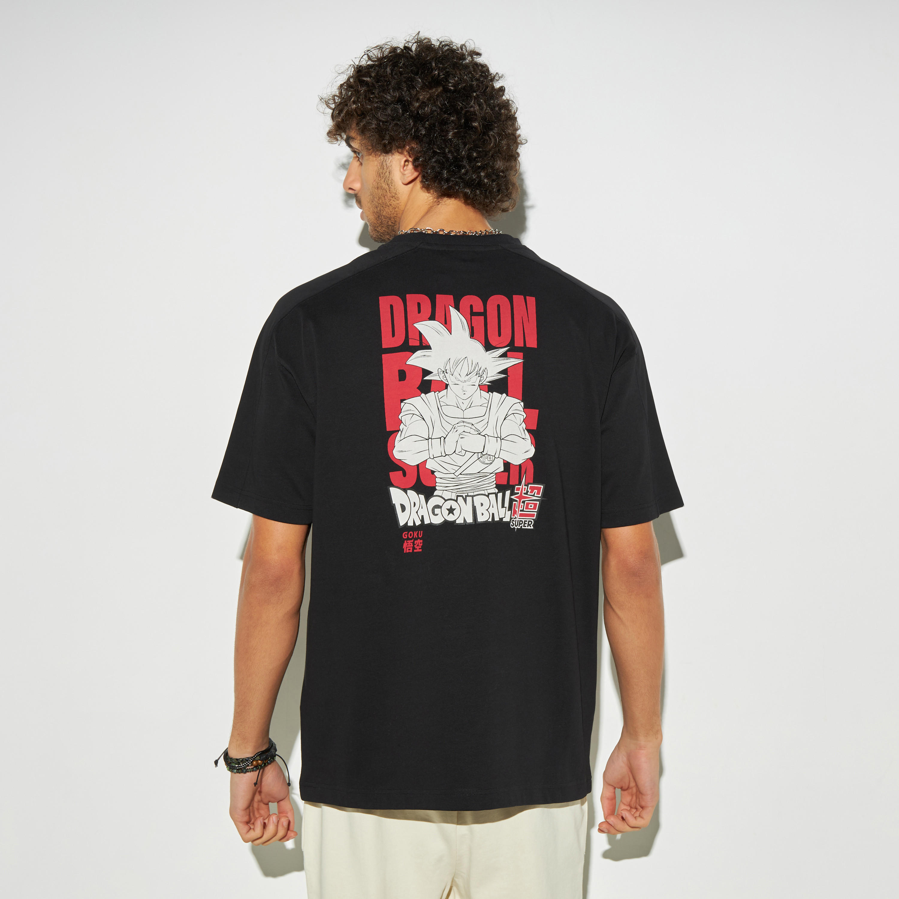 تيشيرت بياقة ضيقة وأكمام قصيرة وطبعات-men-clothing-tshirtsandpolos-tshirts-image-1