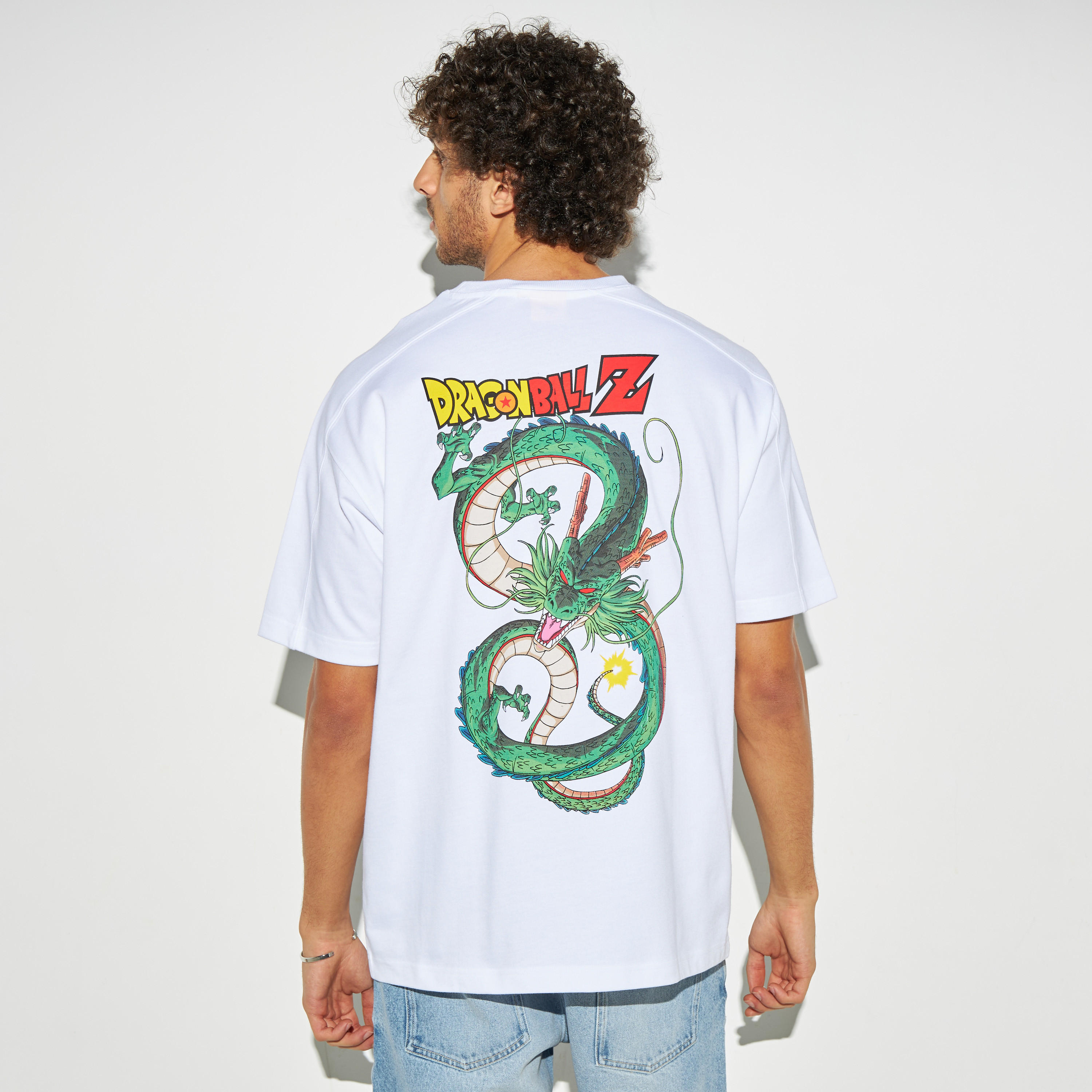 تيشيرت بياقة ضيّقة وجيب وطبعات-men-clothing-tshirtsandpolos-tshirts-image-1