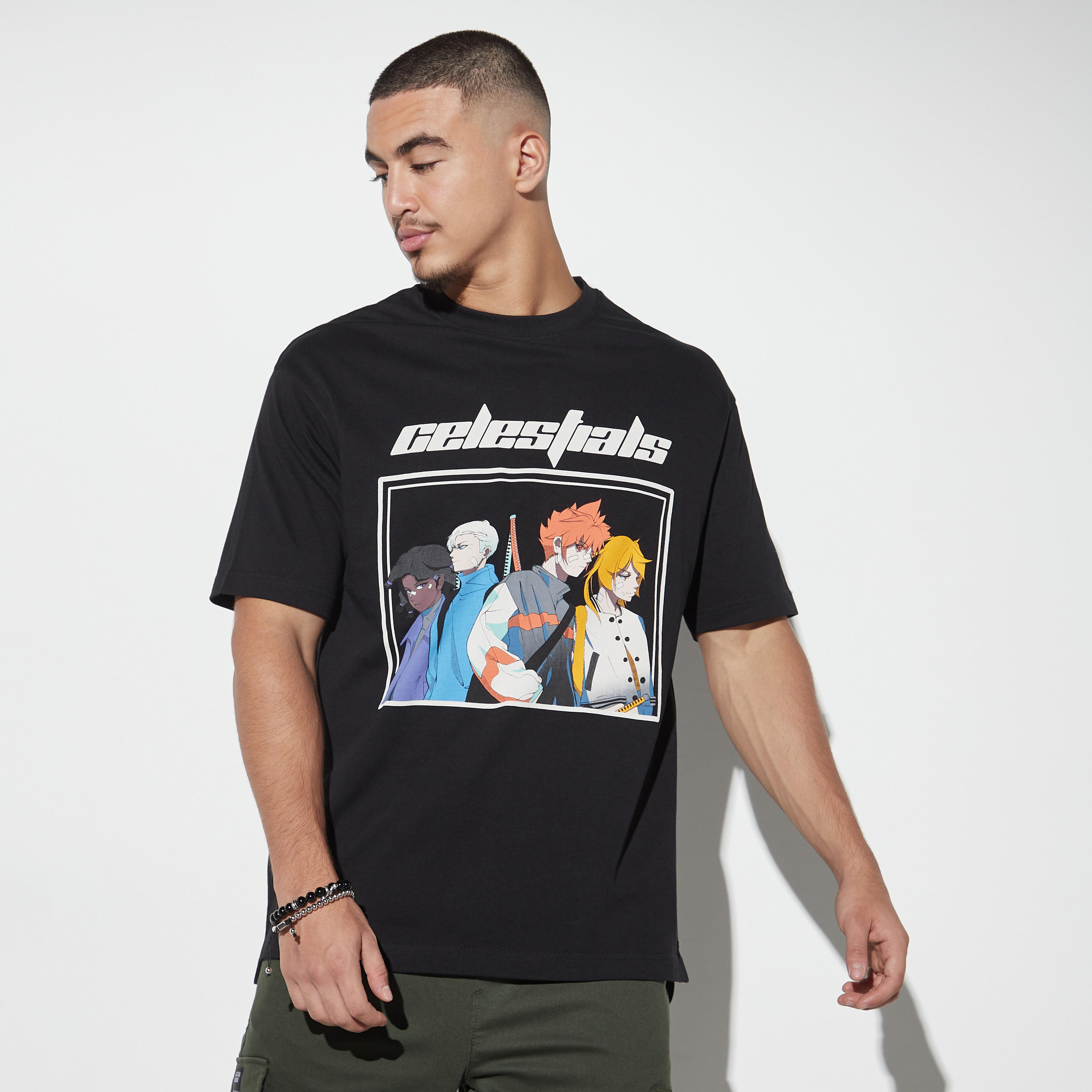 تيشيرت بياقة ضيّقة وأكمام قصيرة وطبعات-men-clothing-tshirtsandpolos-tshirts-image-1