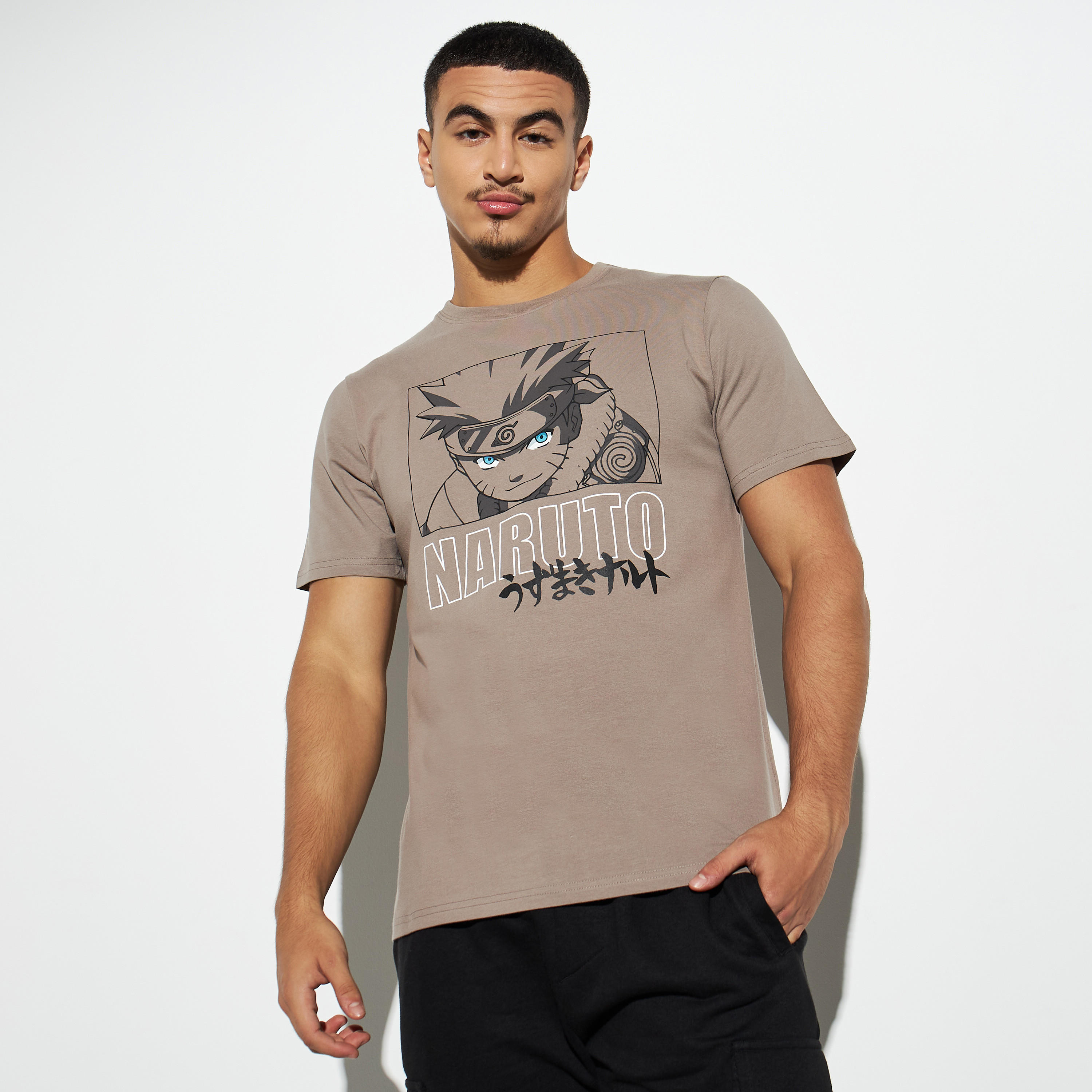 تيشيرت بياقة ضيّقة وأكمام قصيرة وطبعات ناروتو-men-clothing-tshirtsandpolos-tshirts-image-1