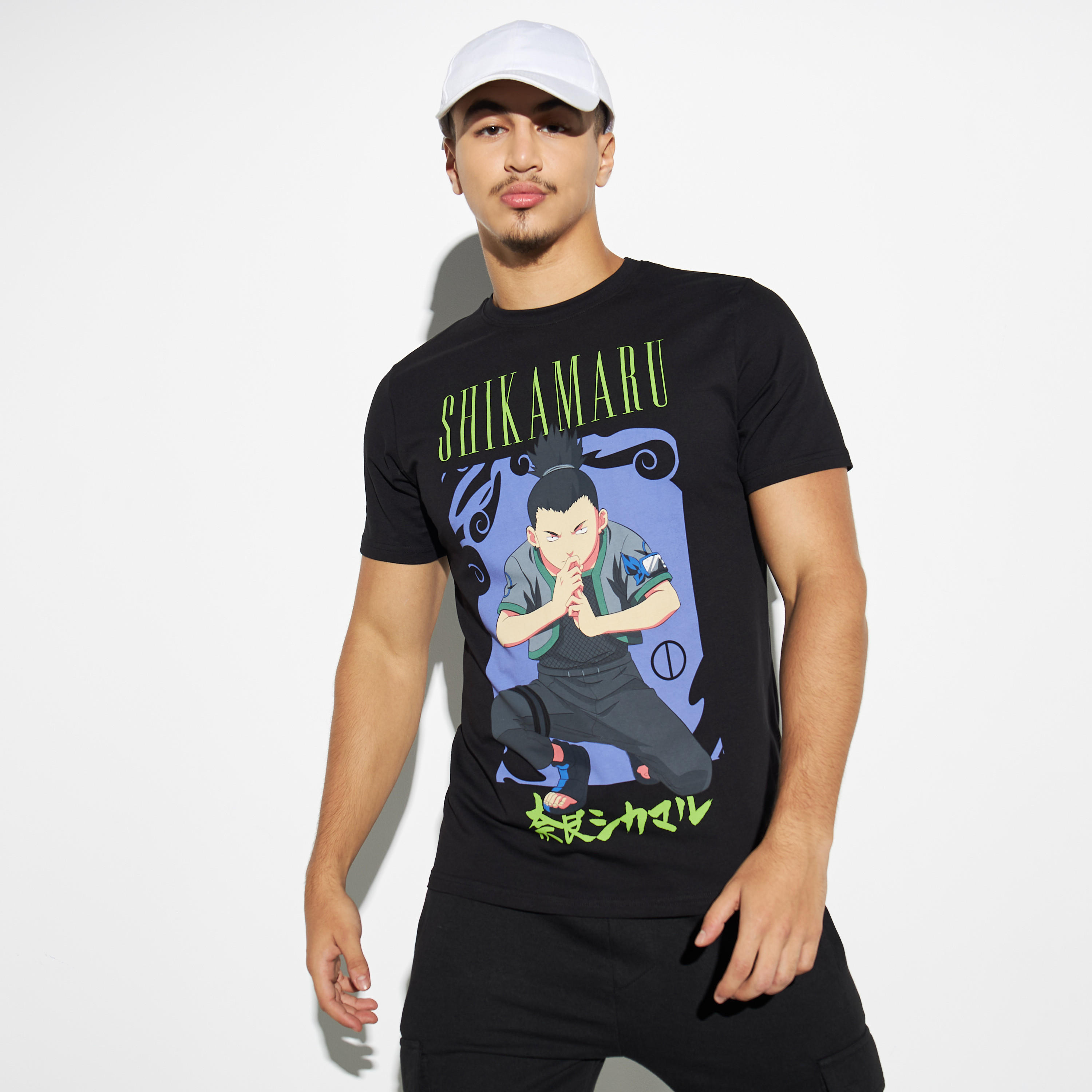 تيشيرت بياقة ضيقة وطبعات شيكامارو نارا-men-clothing-tshirtsandpolos-tshirts-image-1