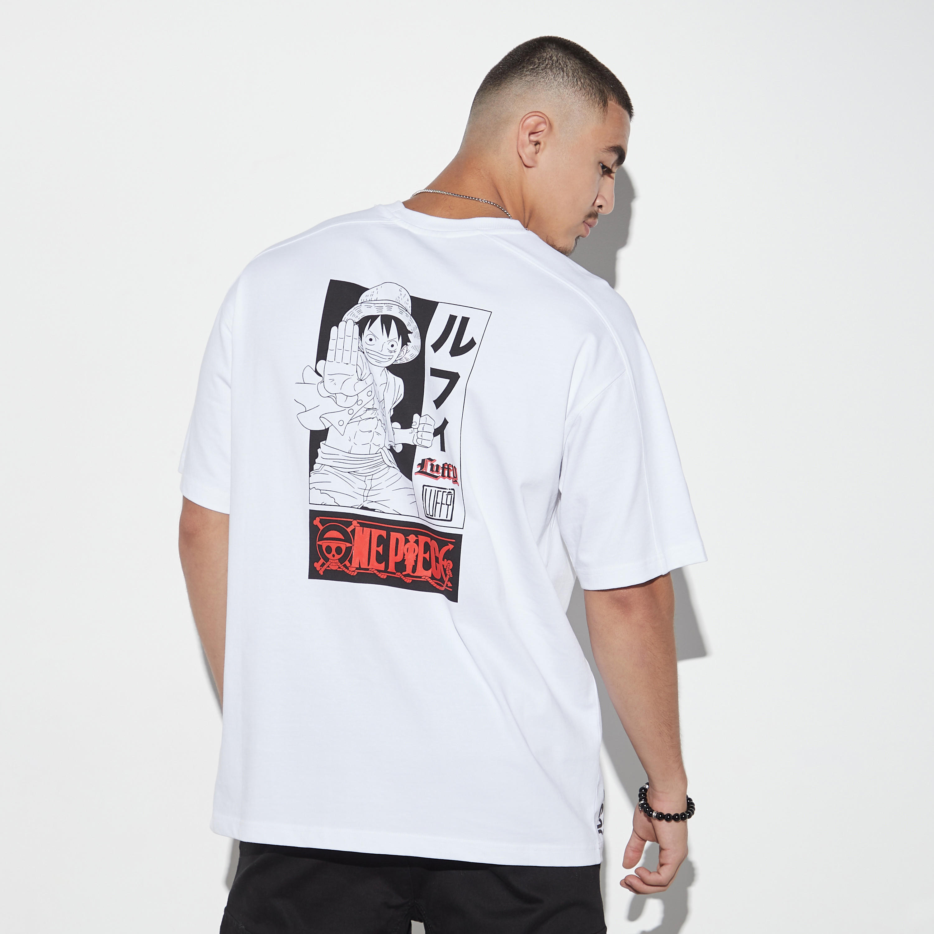 تيشيرت بقصة بوكسي وياقة ضيقة وأكمام قصيرة وطبعات-men-clothing-tshirtsandpolos-tshirts-image-1