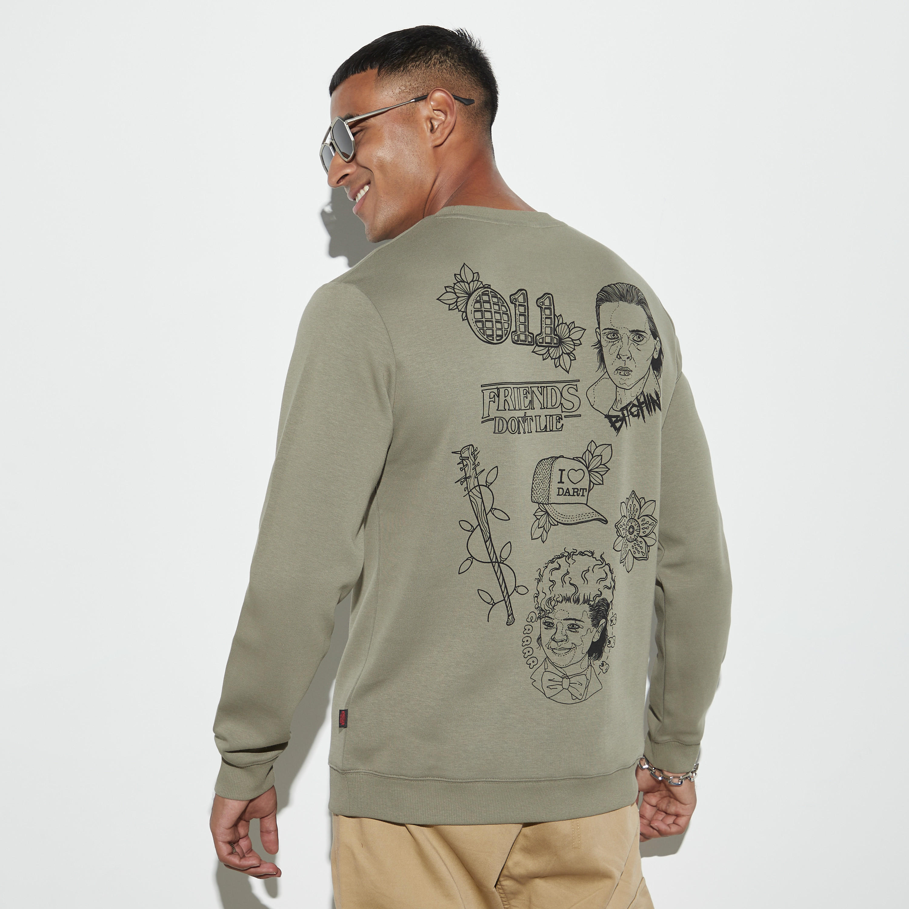 سويت شيرت بطبعات وياقة ضيقة وأكمام طويلة-men-winterwear-hoodiesandsweatshirts-image-1