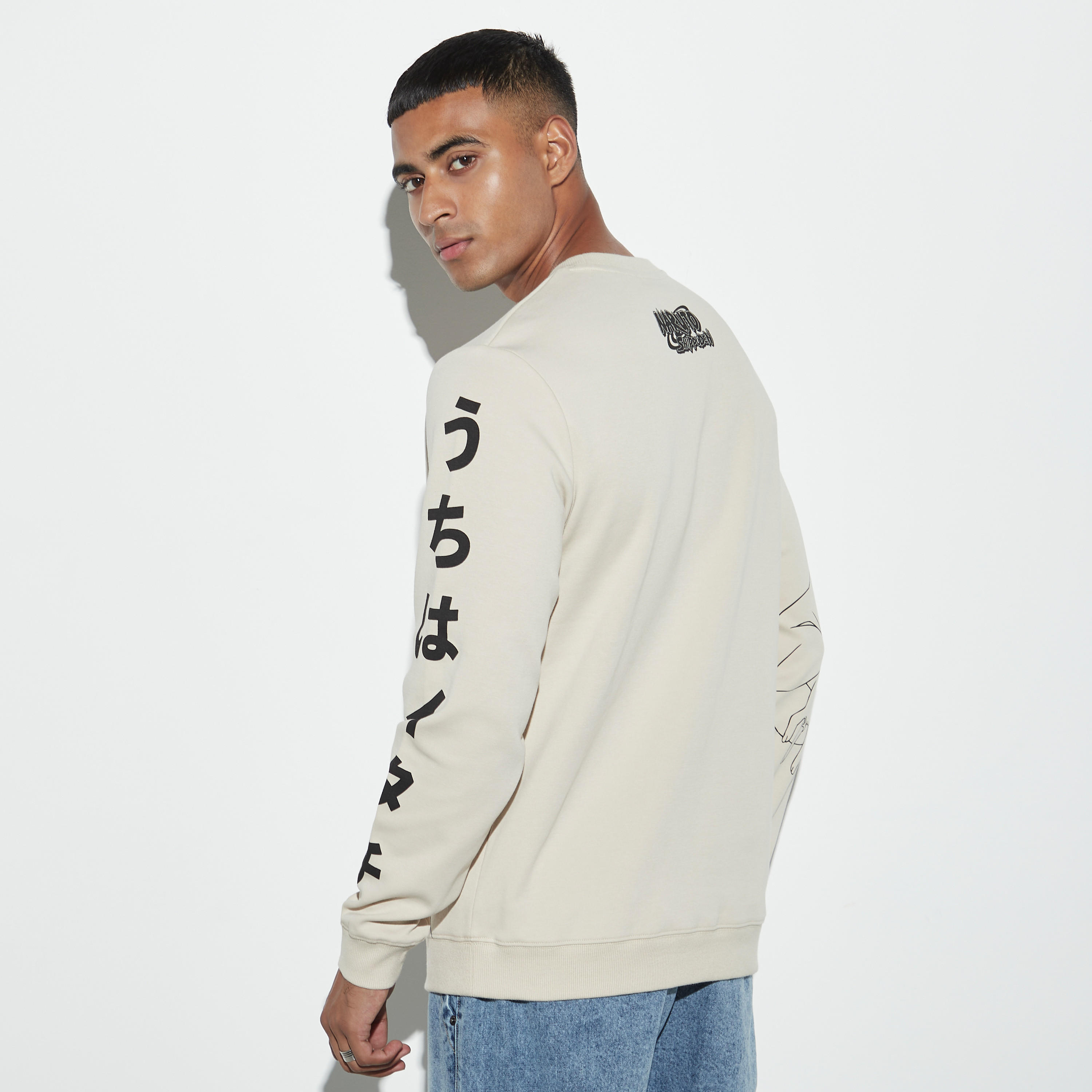 سويت شيرت بياقة ضيقة وطبعات ناروتو جرافيكية وأكمام طويلة-men-winterwear-hoodiesandsweatshirts-image-3