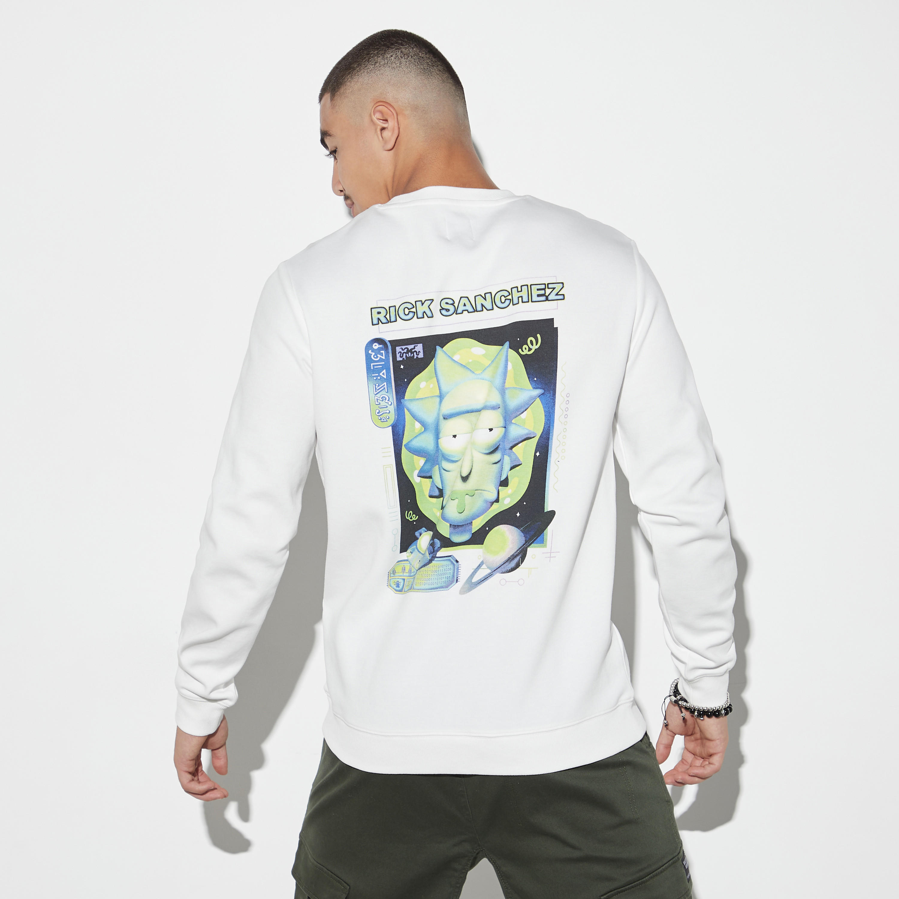 سويت شيرت بطبعات ريك أند مورتي-men-winterwear-hoodiesandsweatshirts-image-1