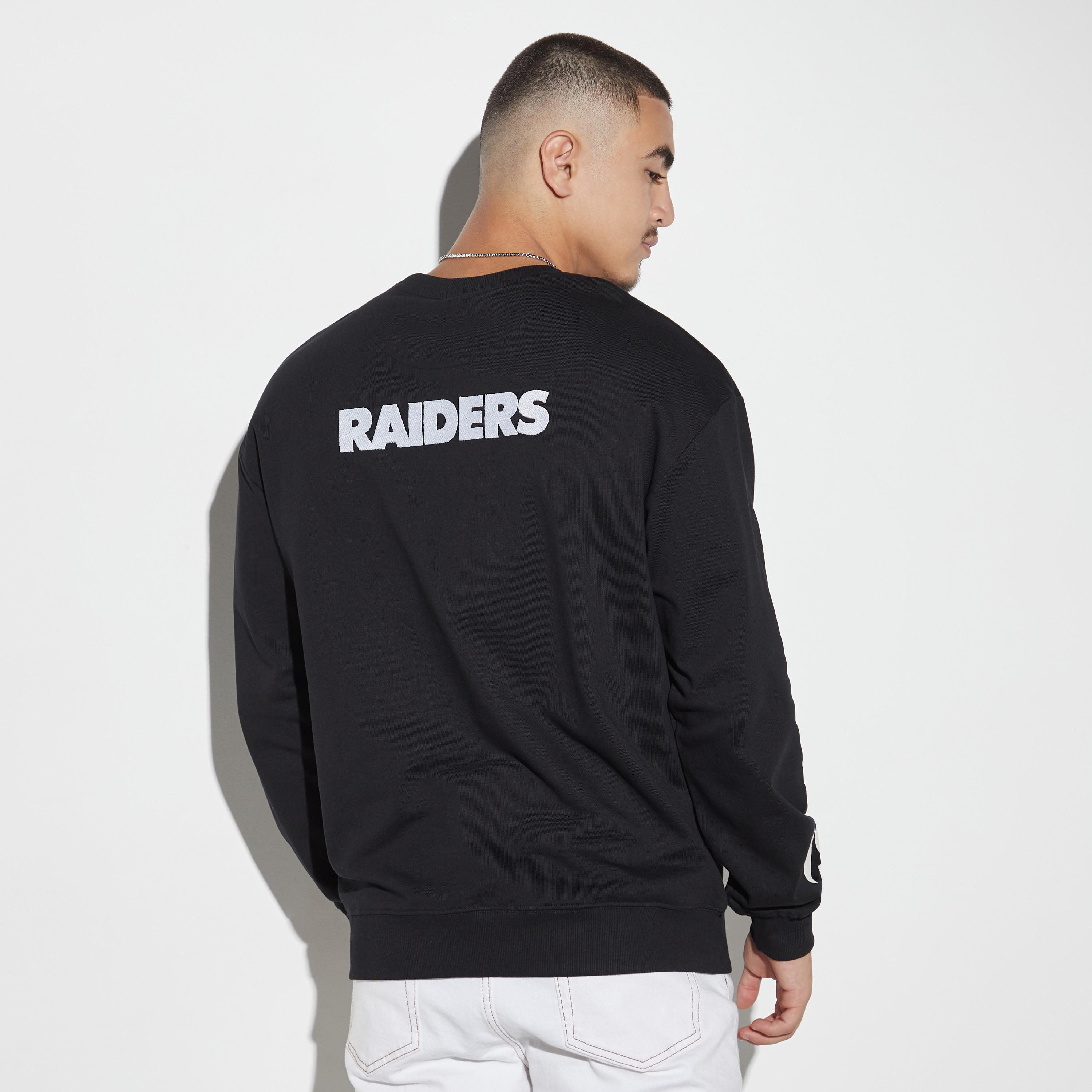 سويت شيرت بطبعات وياقة مستديرة وأكمام منسدلة-men-winterwear-hoodiesandsweatshirts-image-3