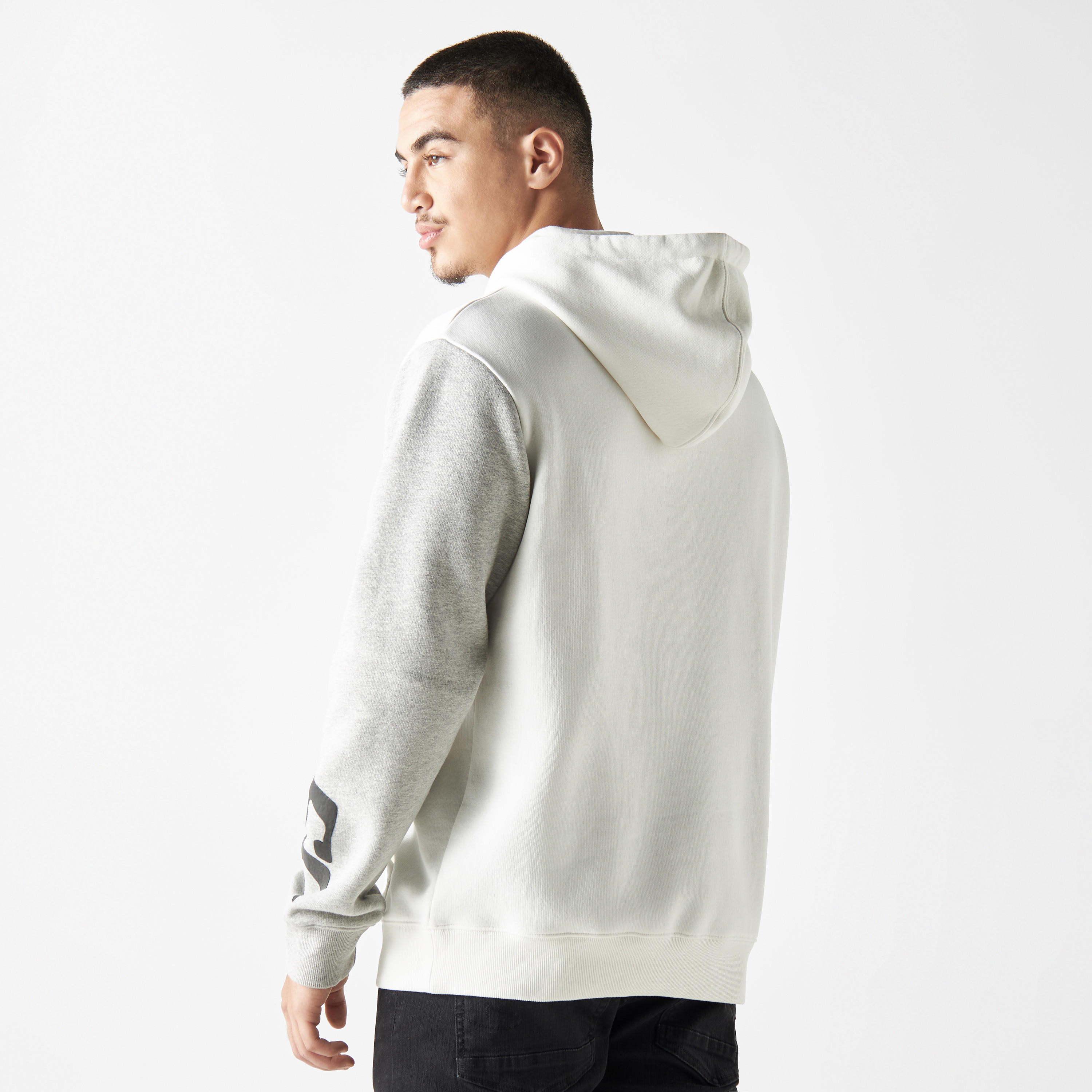 هودي بطبعات وأكمام طويلة وجيب كنغر-men-winterwear-hoodiesandsweatshirts-image-3