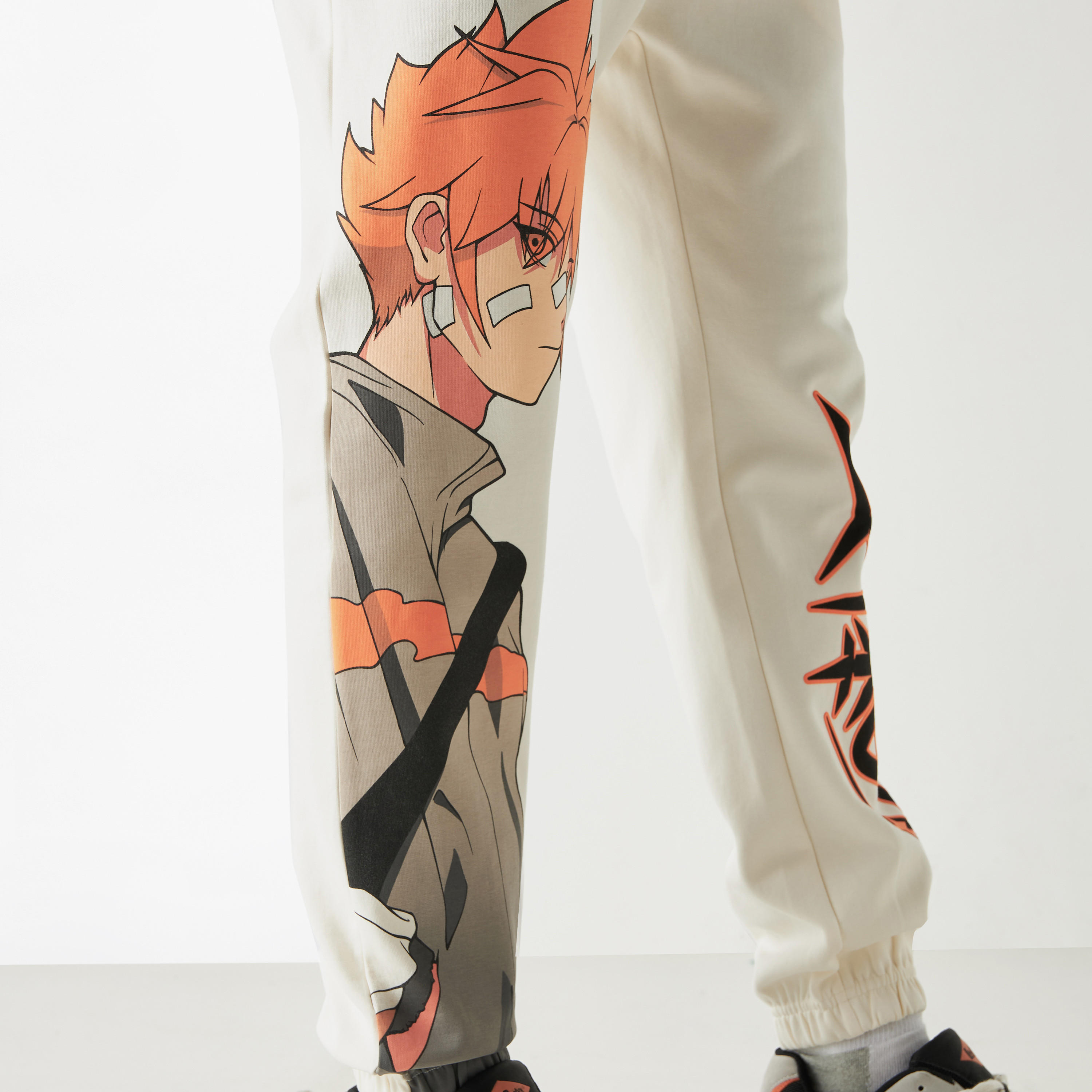 بنطلون رياضي برباط إغلاق وجيوب وطبعات-men-clothing-bottoms-joggers-image-5