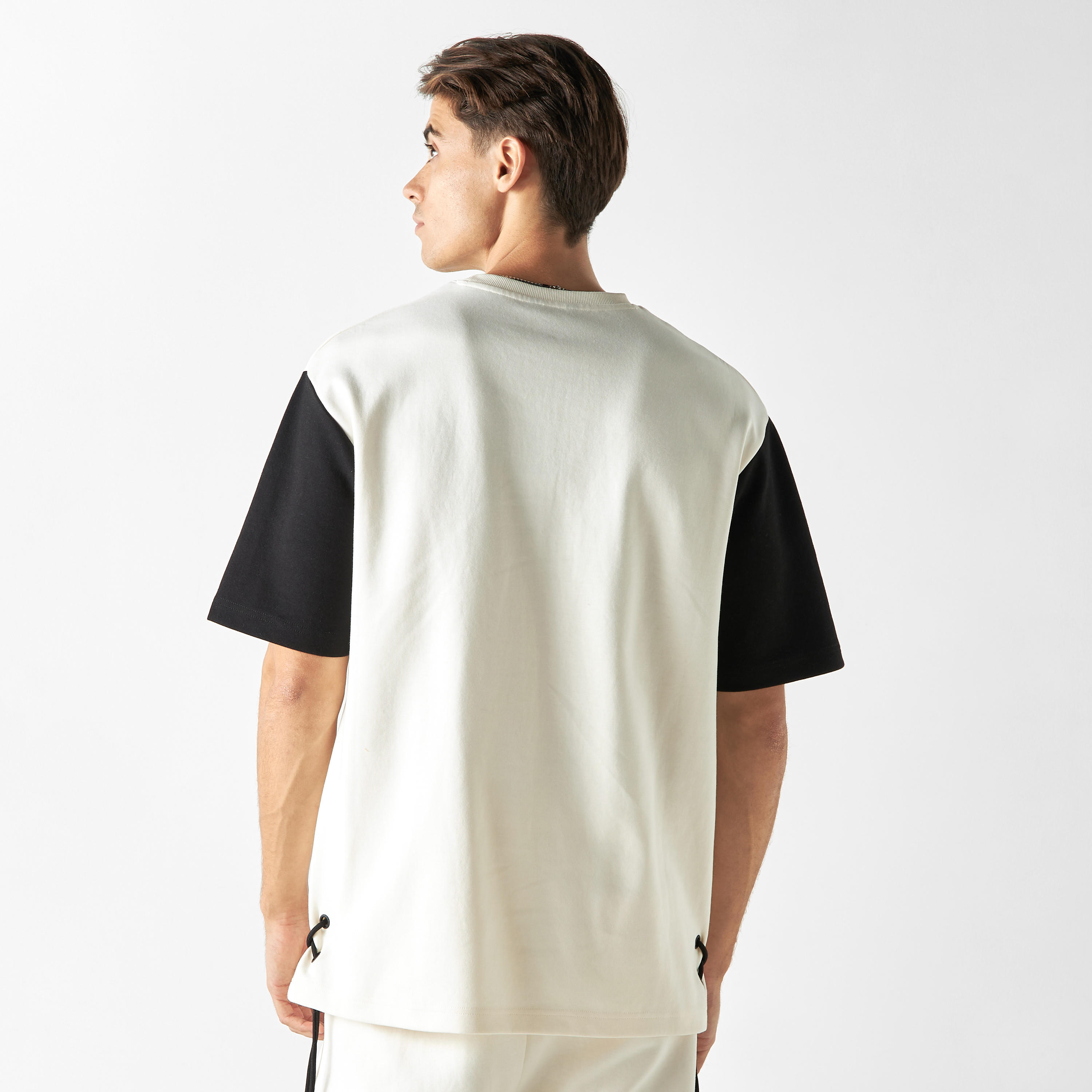 تيشيرت بياقة ضيقة وأكمام قصيرة وطبعات انمي-men-clothing-tshirtsandpolos-tshirts-image-3