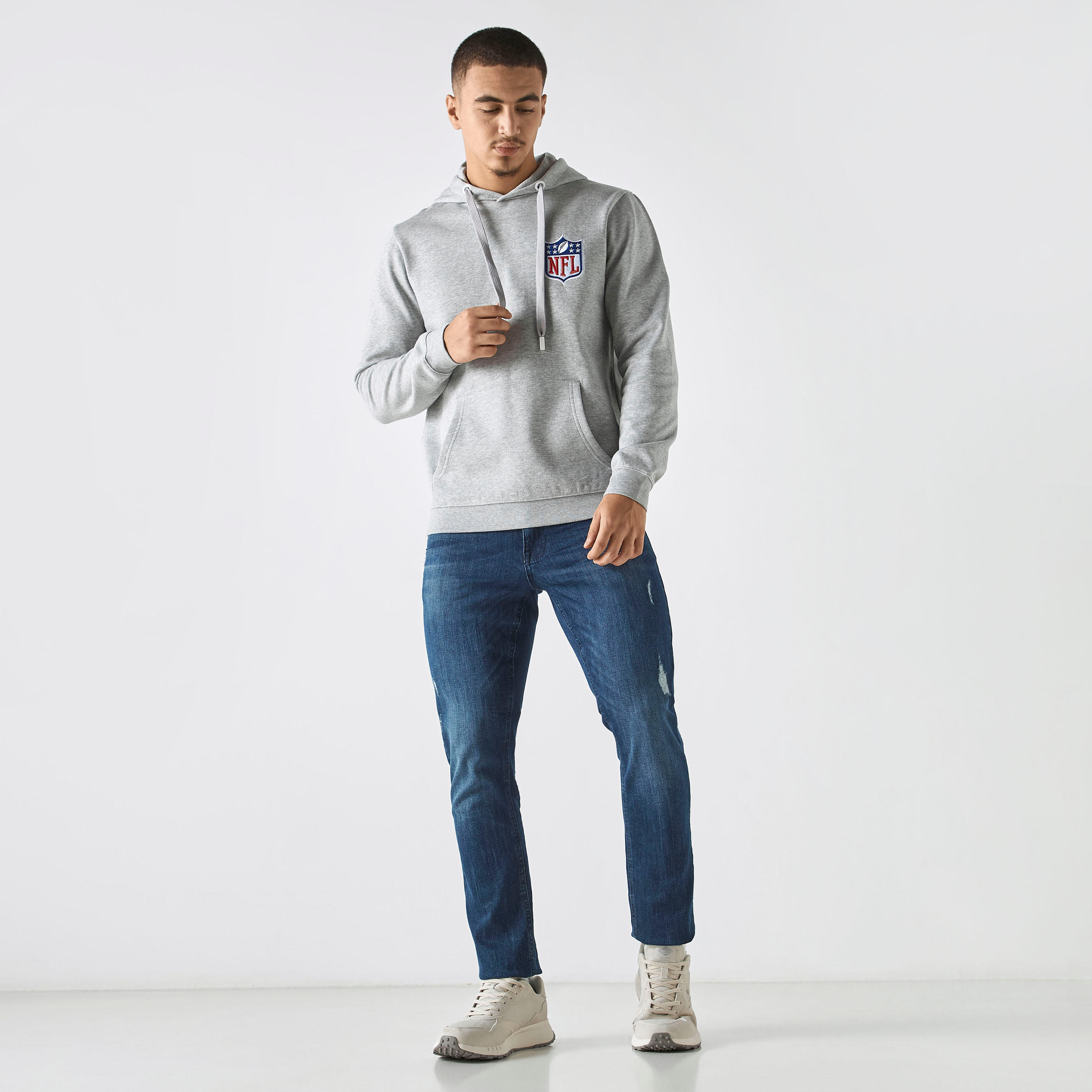 هودي مزخرف بأكمام طويلة-men-winterwear-hoodiesandsweatshirts-image-2
