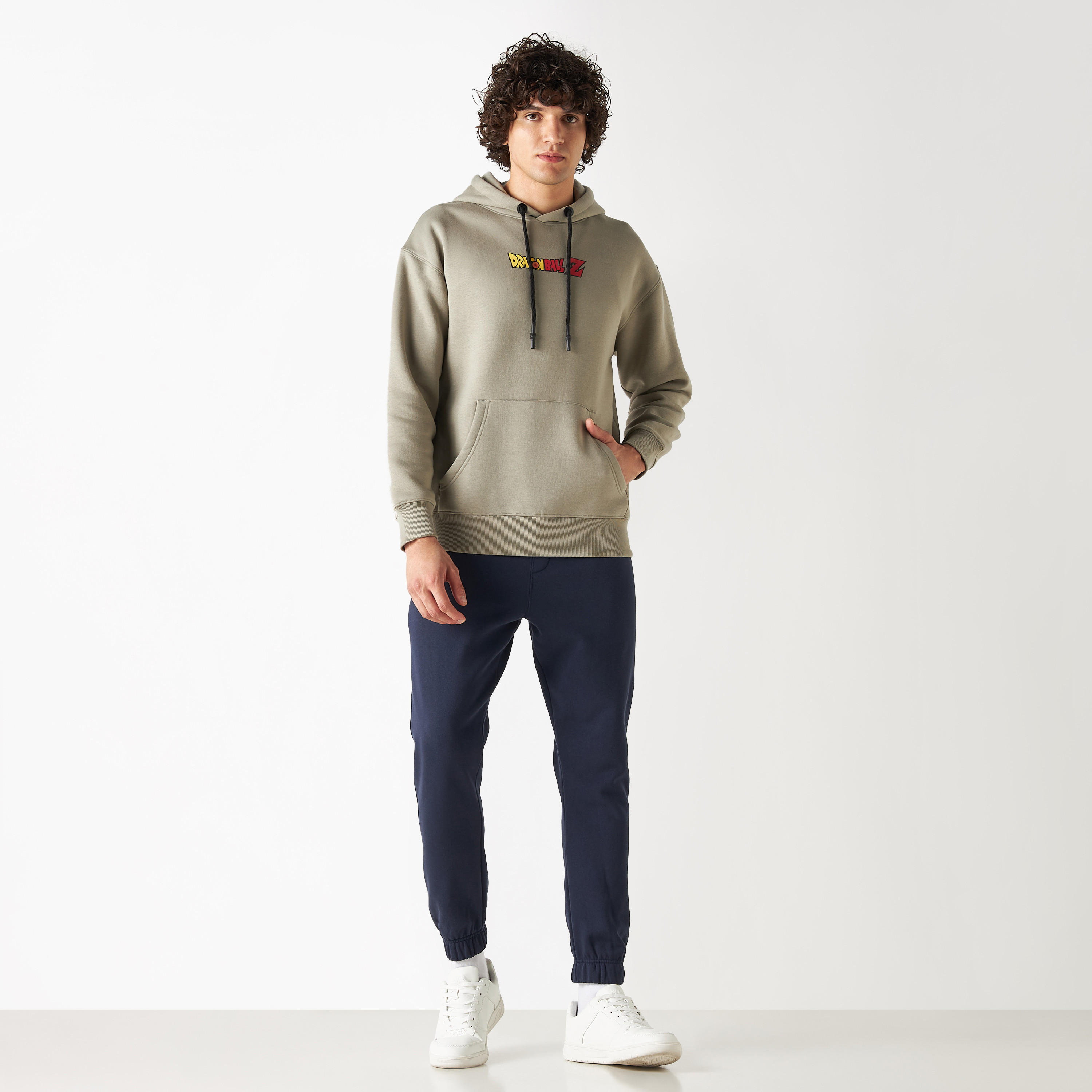هودي بجيب كنغر وطبعات-men-winterwear-hoodiesandsweatshirts-image-2