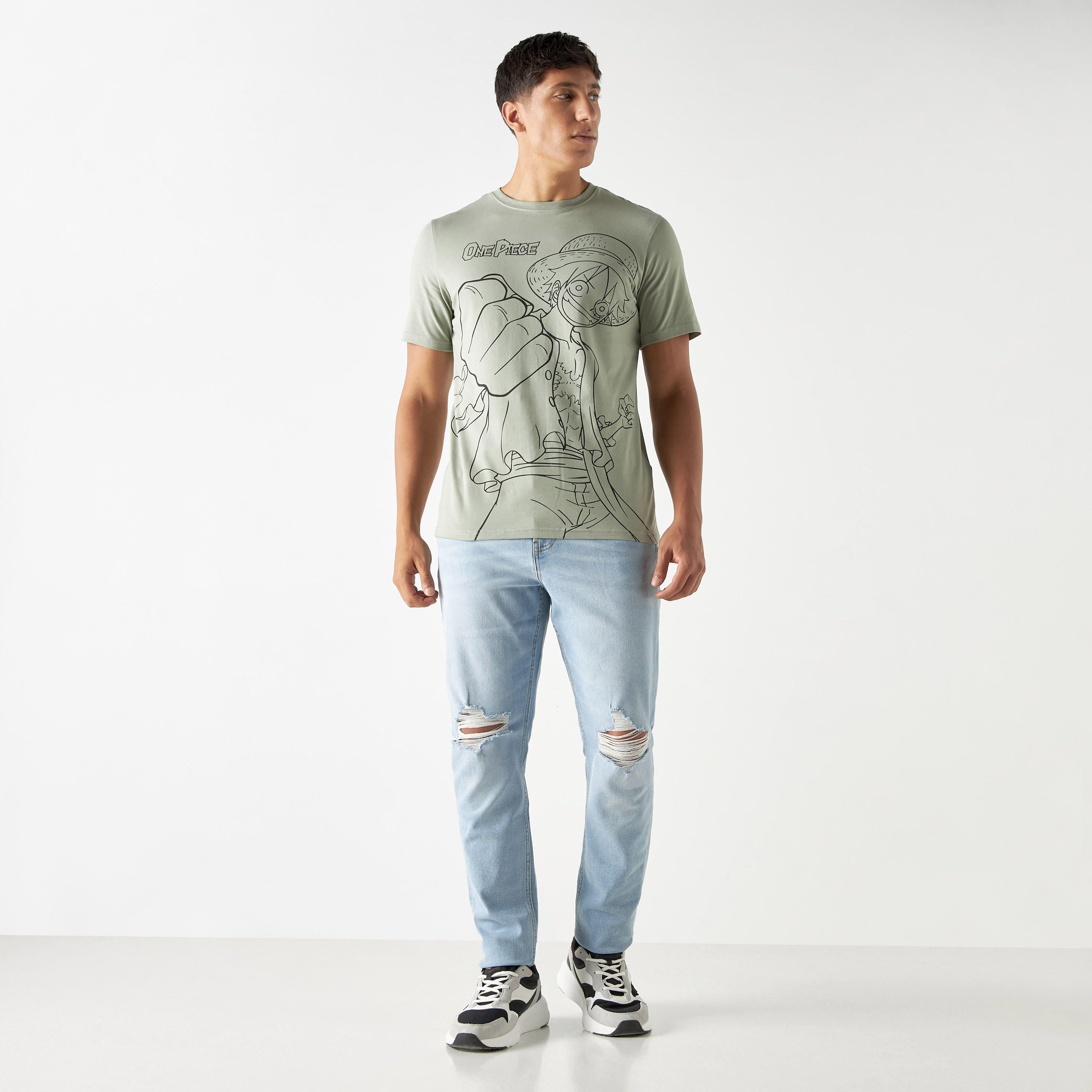 تيشيرت بياقة ضيقة وأكمام قصيرة وطبعات-men-clothing-tshirtsandpolos-tshirts-image-2