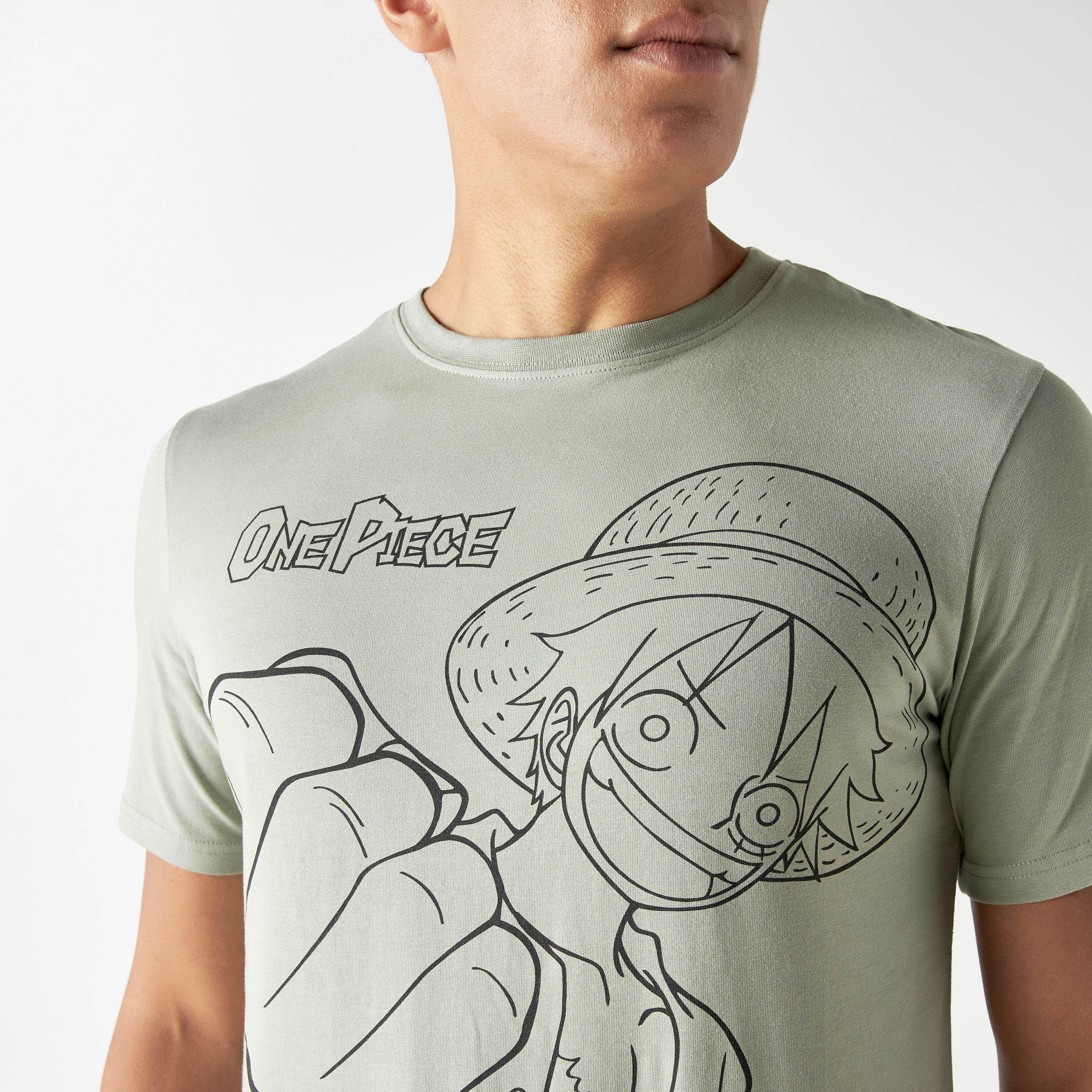 تيشيرت بياقة ضيقة وأكمام قصيرة وطبعات-men-clothing-tshirtsandpolos-tshirts-image-4