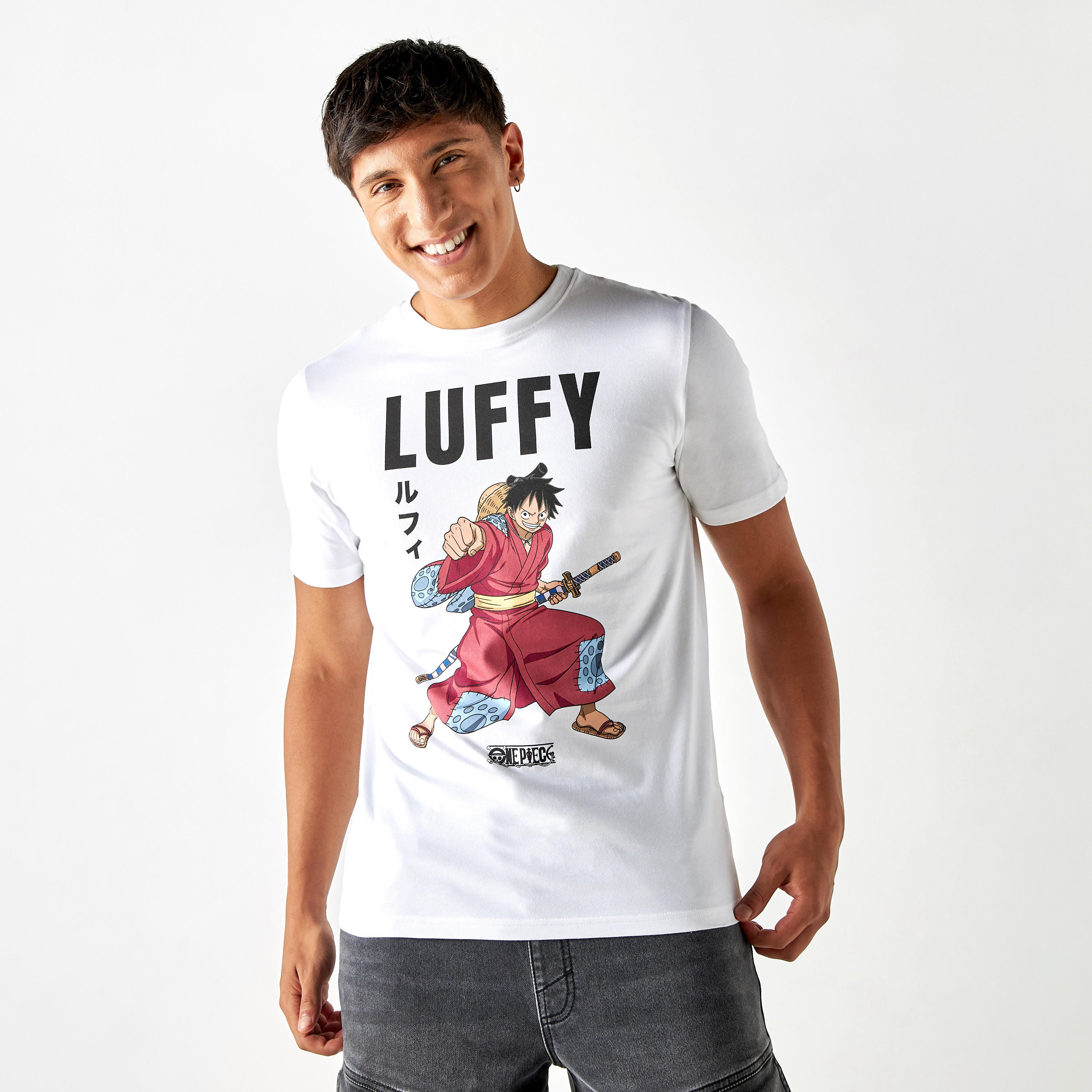 تيشيرت بياقة ضيقة وأكمام قصيرة وطبعات-men-clothing-tshirtsandpolos-tshirts-image-1