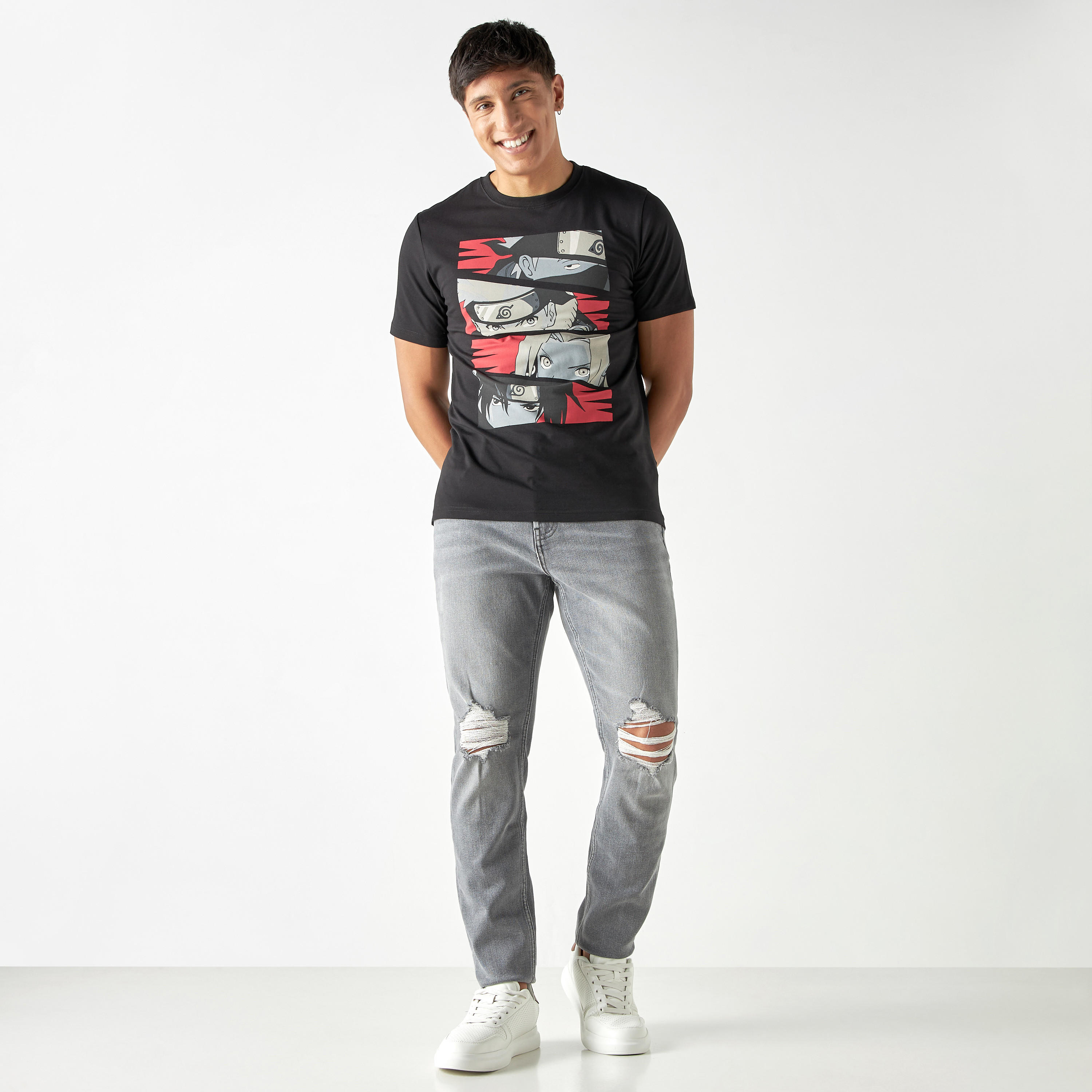 تيشيرت بياقة ضيّقة وأكمام قصيرة وطبعات-men-clothing-tshirtsandpolos-tshirts-image-2