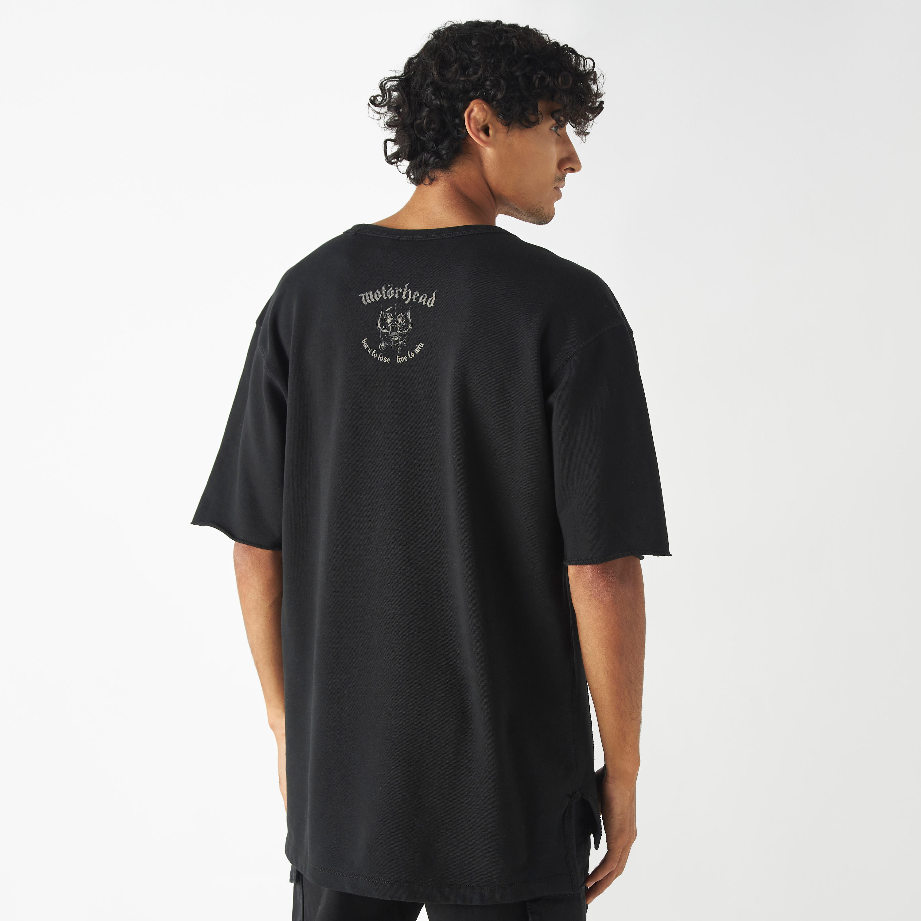 تيشيرت بياقة ضيقة وأكمام قصيرة وطبعات آيرون ميدن-men-clothing-tshirtsandpolos-tshirts-image-11