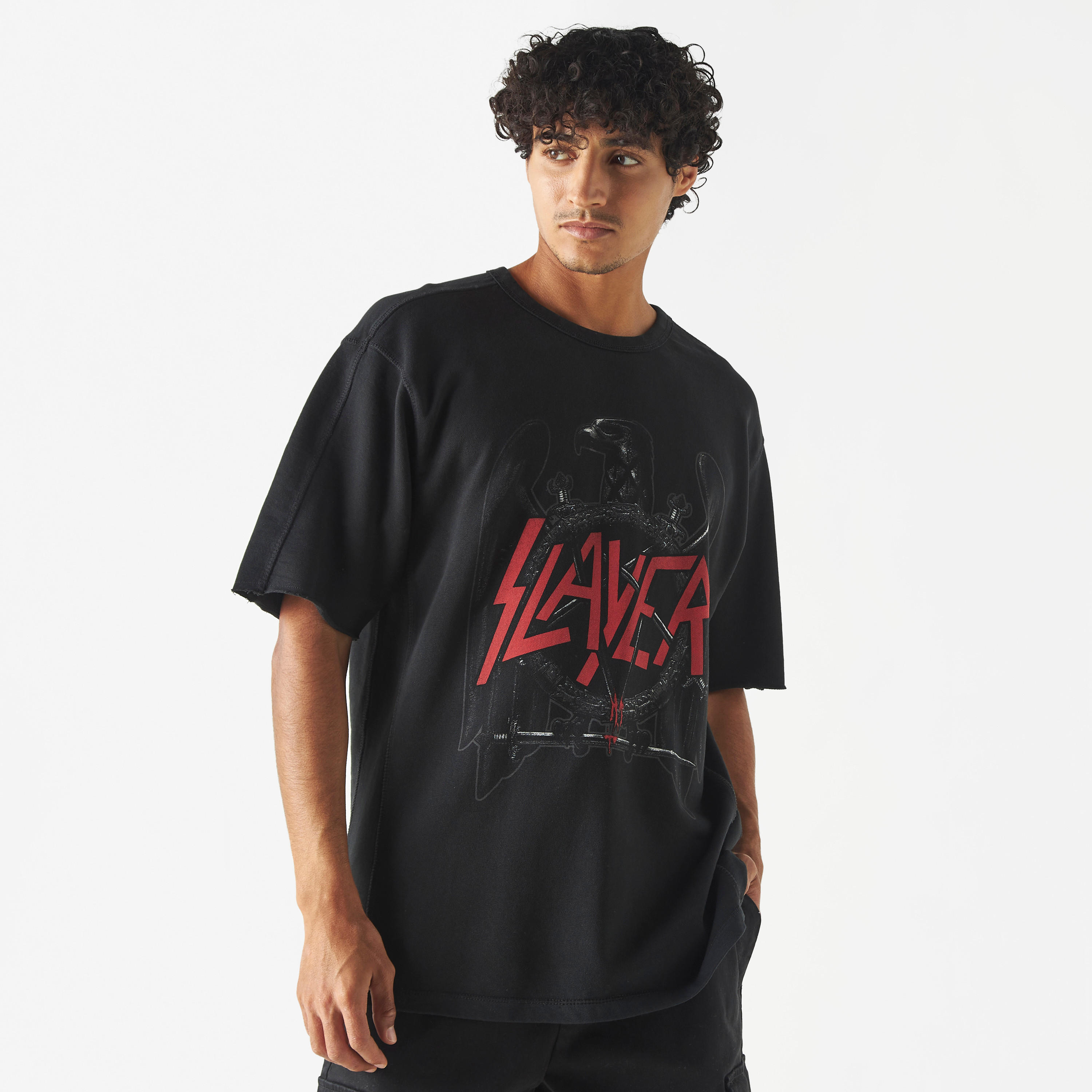 تيشيرت بياقة ضيقة وأكمام قصيرة وطبعات آيرون ميدن-men-clothing-tshirtsandpolos-tshirts-image-13