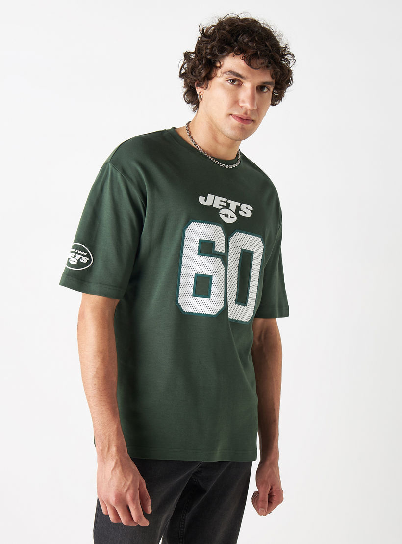 تيشيرت بياقة ضيّقة وأكمام قصيرة وطبعات نيويورك جيتس-men-clothing-tshirtsandpolos-tshirts-image-1