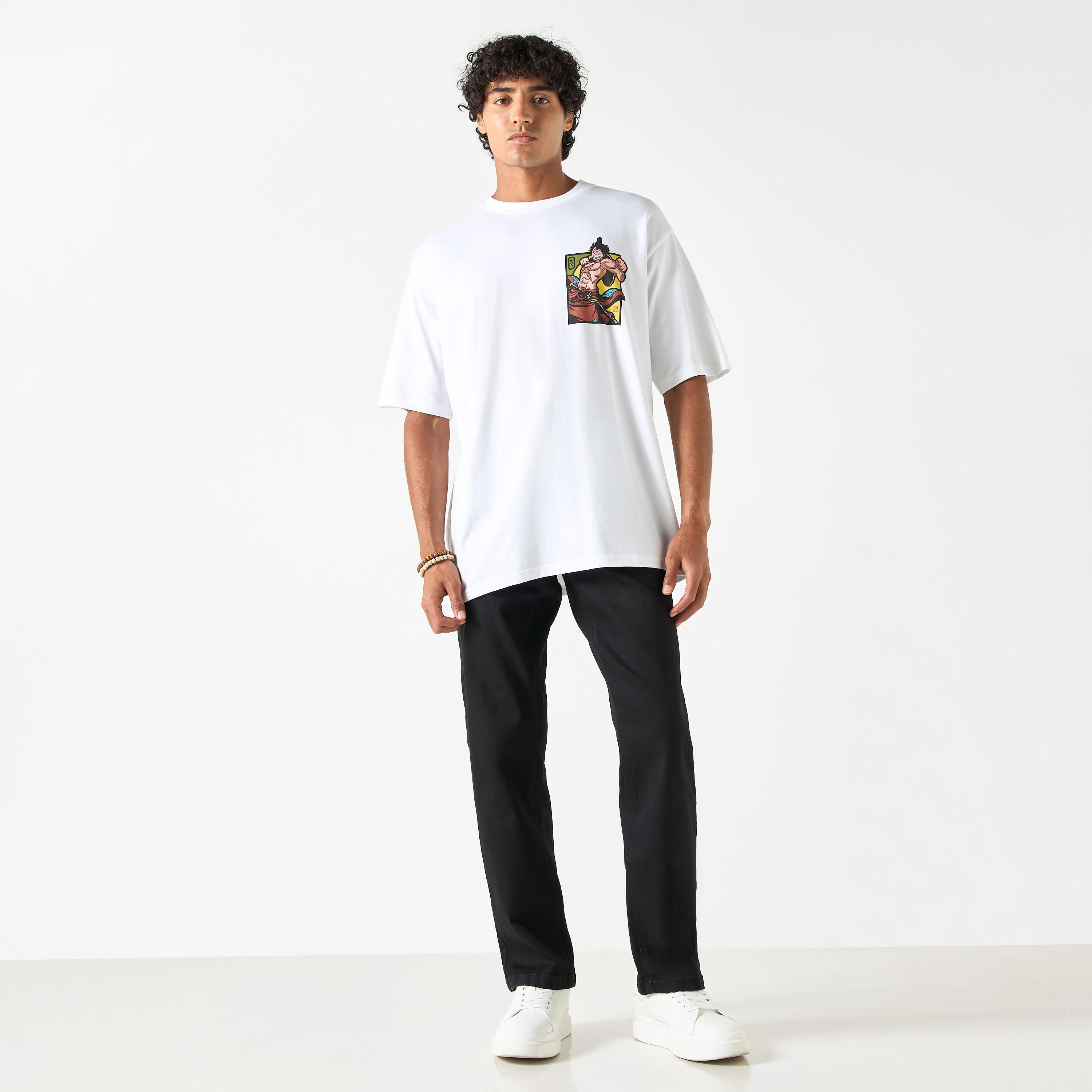 تيشيرت بياقة ضيقة وأكمام قصيرة وطبعات-men-clothing-tshirtsandpolos-tshirts-image-2