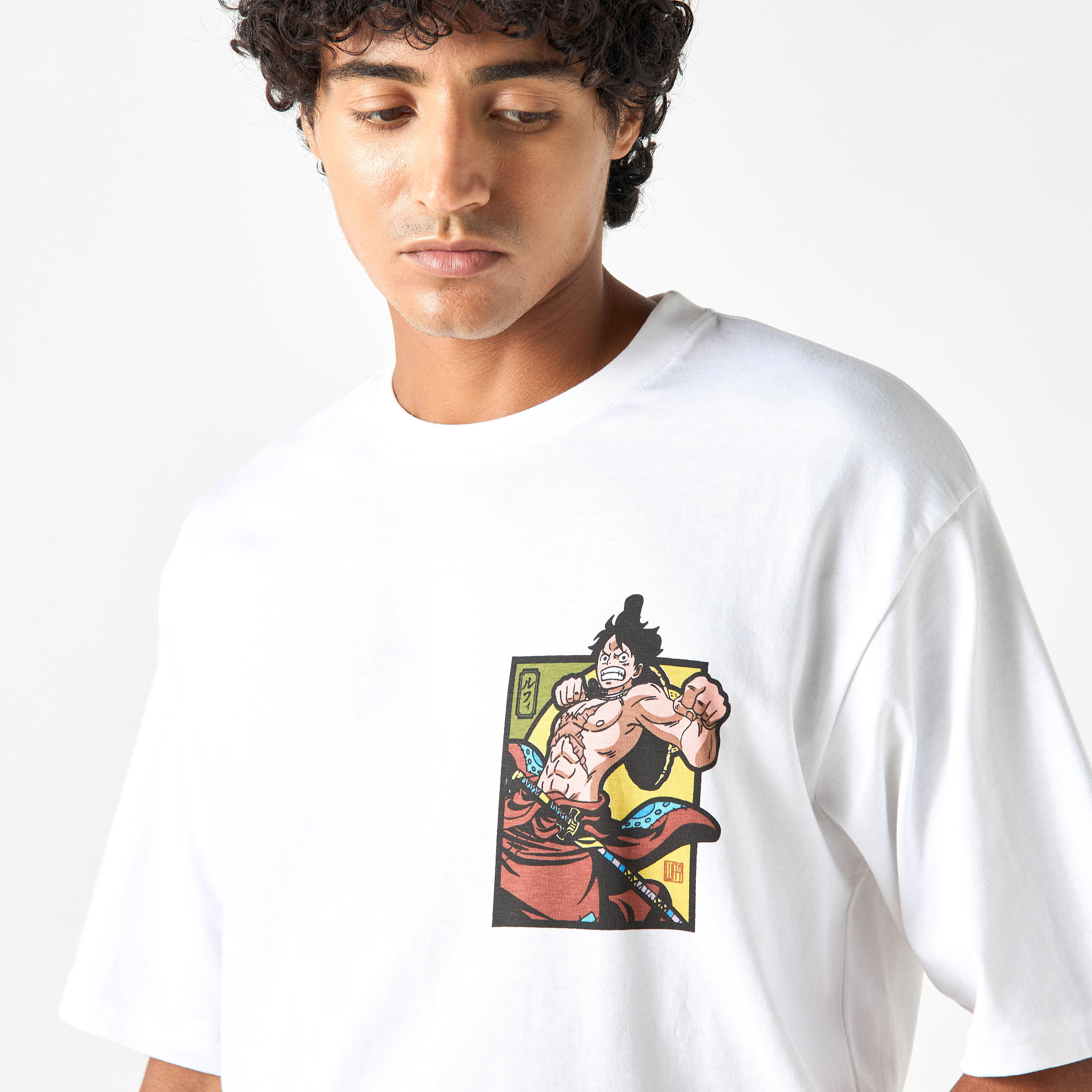 تيشيرت بياقة ضيقة وأكمام قصيرة وطبعات-men-clothing-tshirtsandpolos-tshirts-image-4