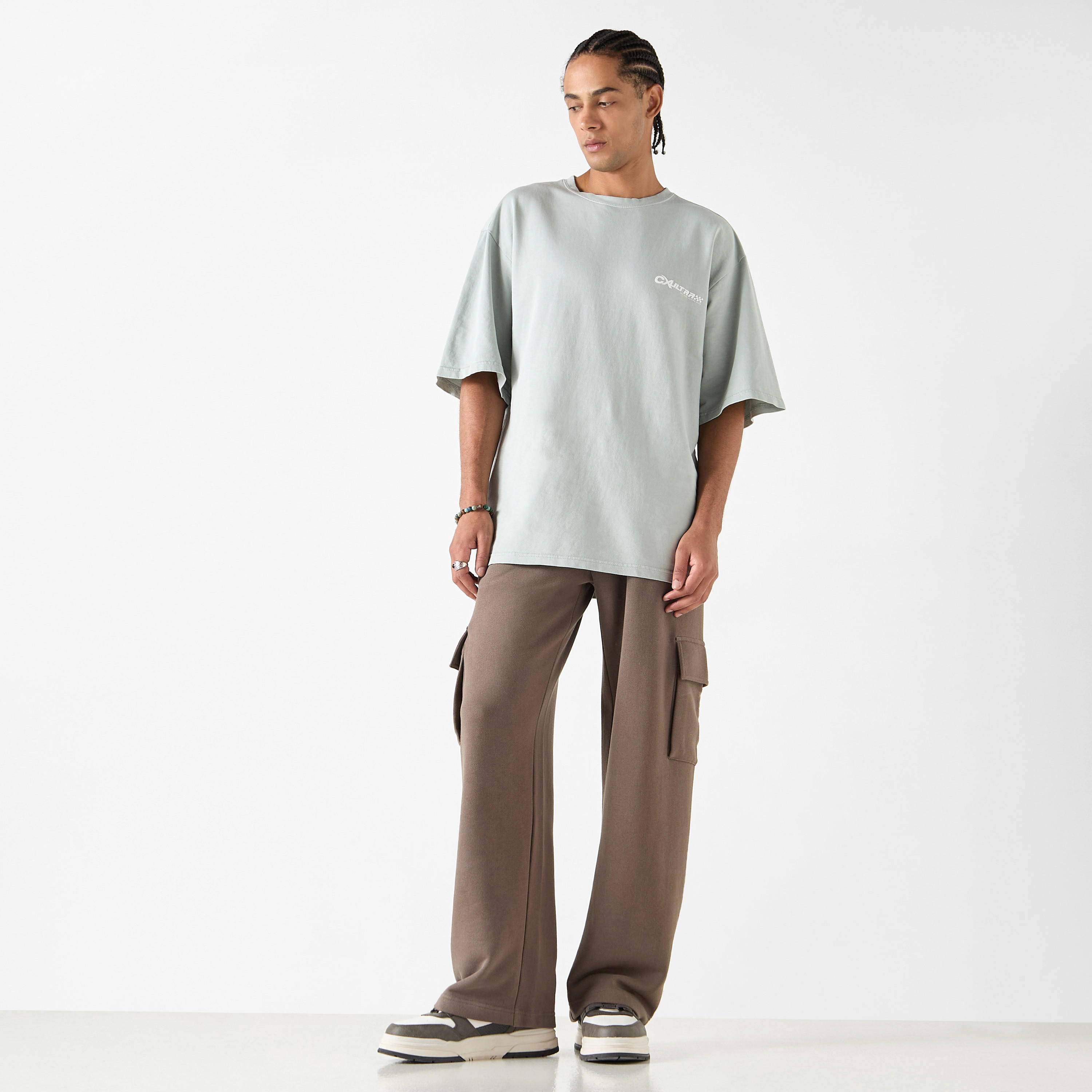 تيشيرت بِياقة ضيقة وأكمام قصيرة وطبعات-men-clothing-tshirtsandpolos-tshirts-image-6