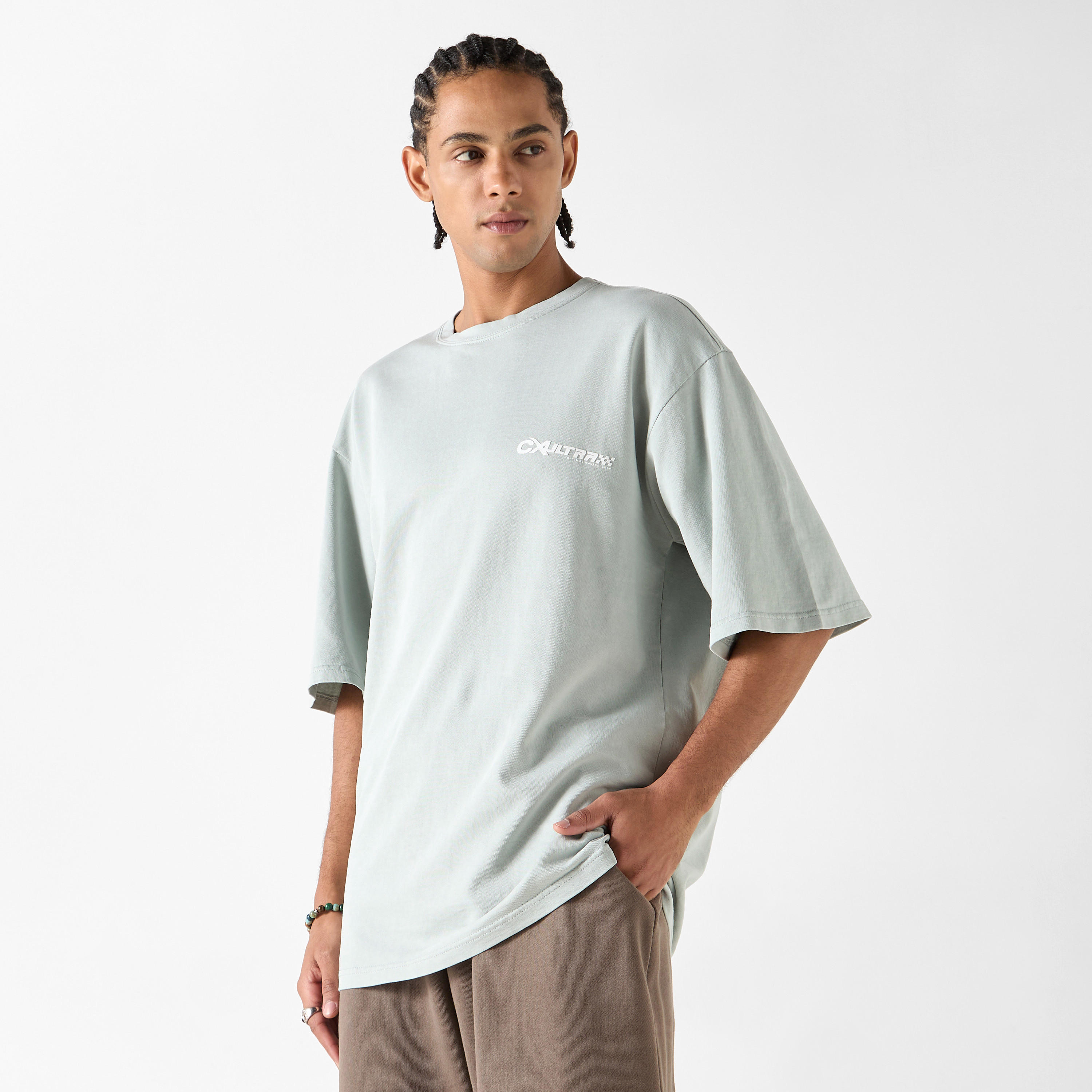 تيشيرت بِياقة ضيقة وأكمام قصيرة وطبعات-men-clothing-tshirtsandpolos-tshirts-image-7