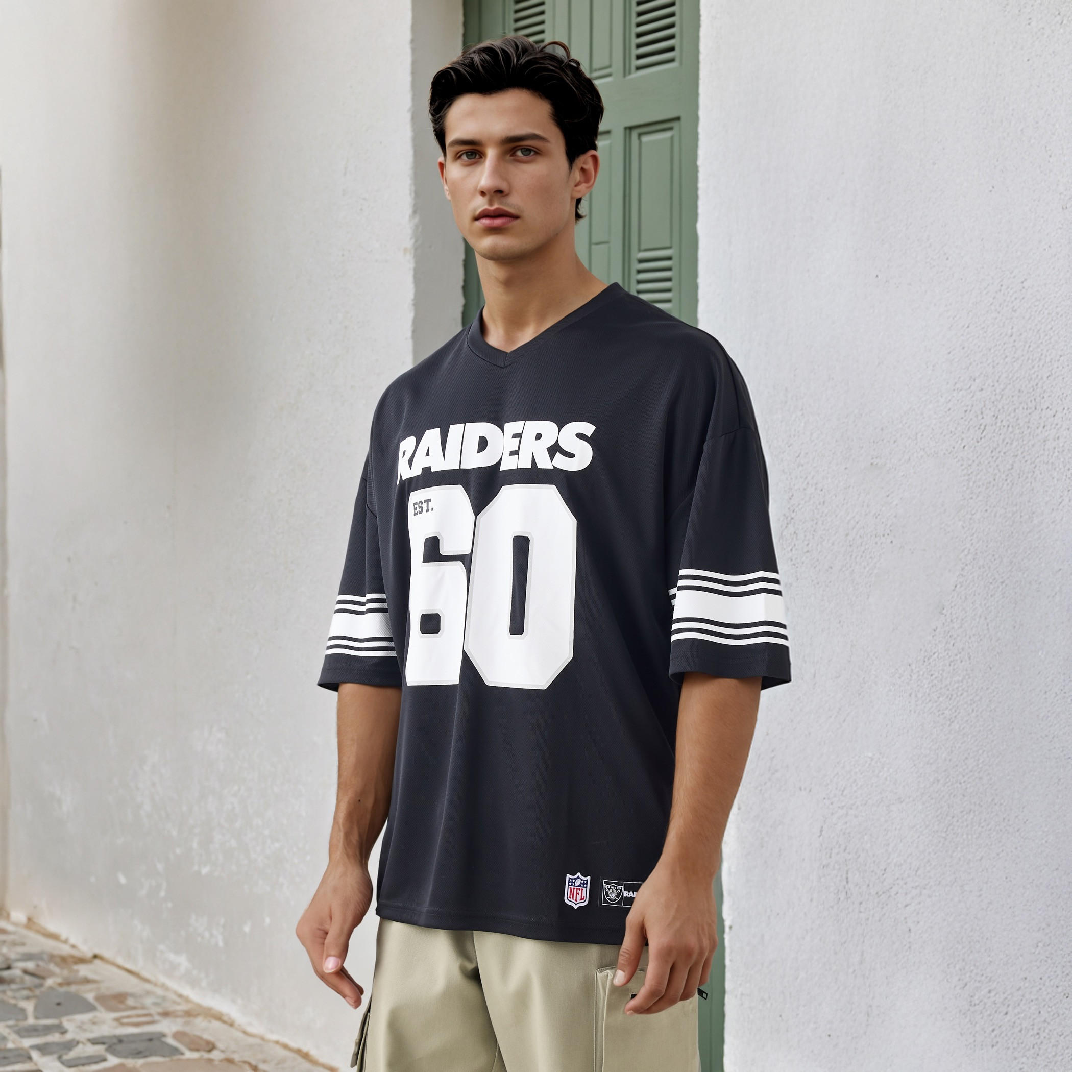 تيشيرت بياقة V وأكمام قصيرة وطبعات-men-clothing-tshirtsandpolos-tshirts-image-1