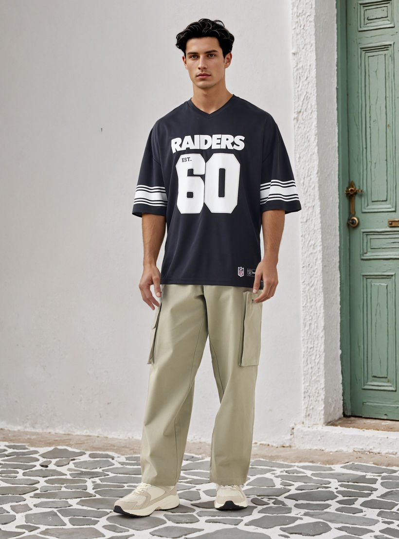 تيشيرت بياقة V وأكمام قصيرة وطبعات-men-clothing-tshirtsandpolos-tshirts-image-2