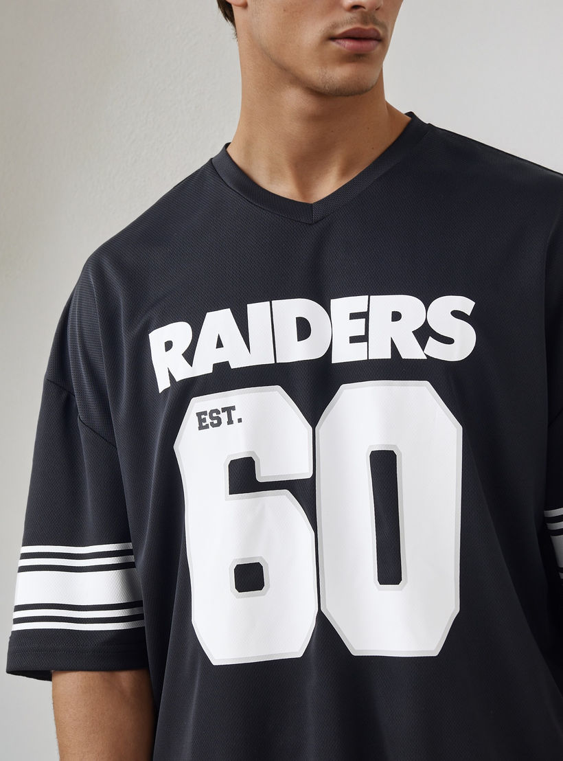 تيشيرت بياقة V وأكمام قصيرة وطبعات-men-clothing-tshirtsandpolos-tshirts-image-3