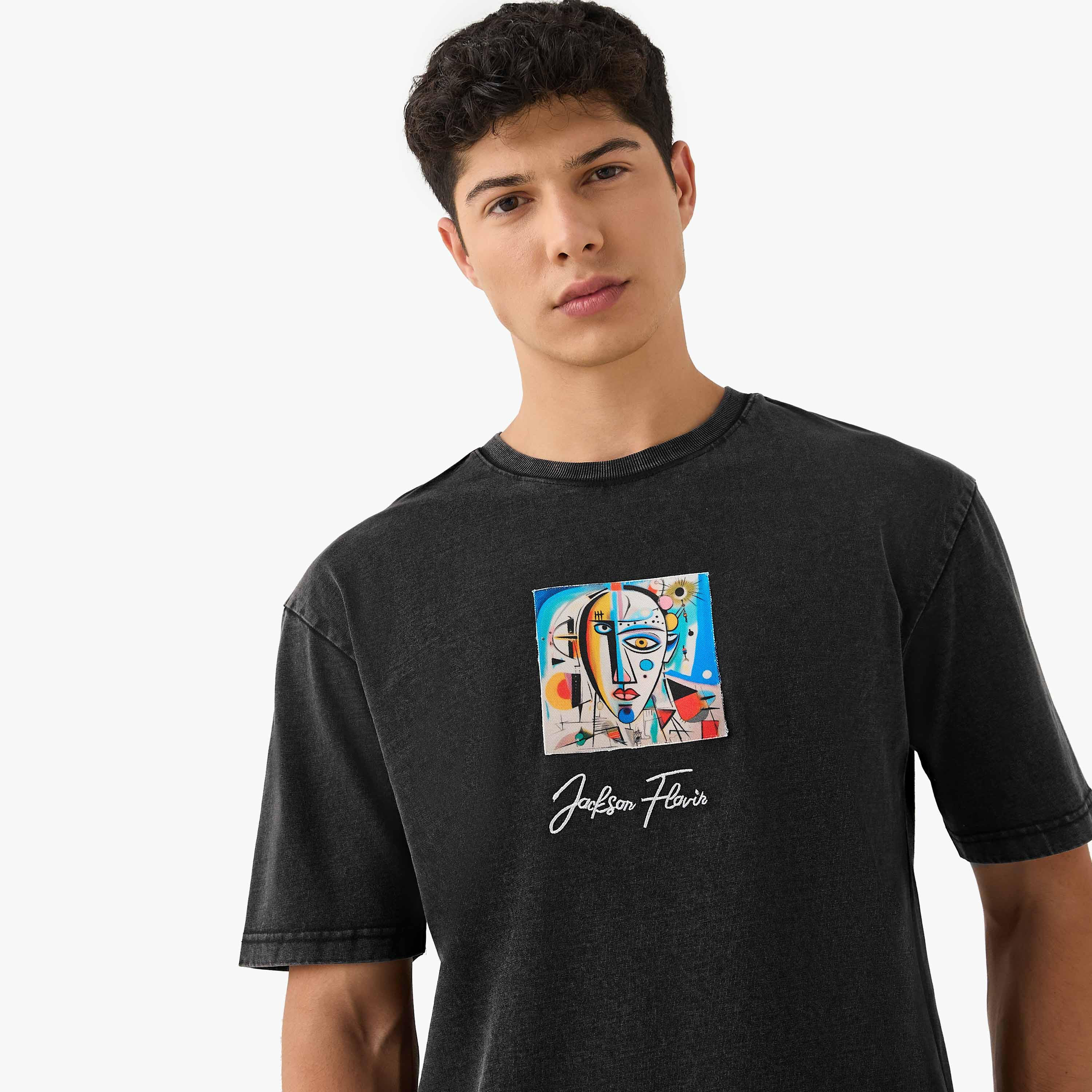 تيشيرت بياقة ضيقة وطبعات-men-clothing-tshirtsandpolos-tshirts-image-2