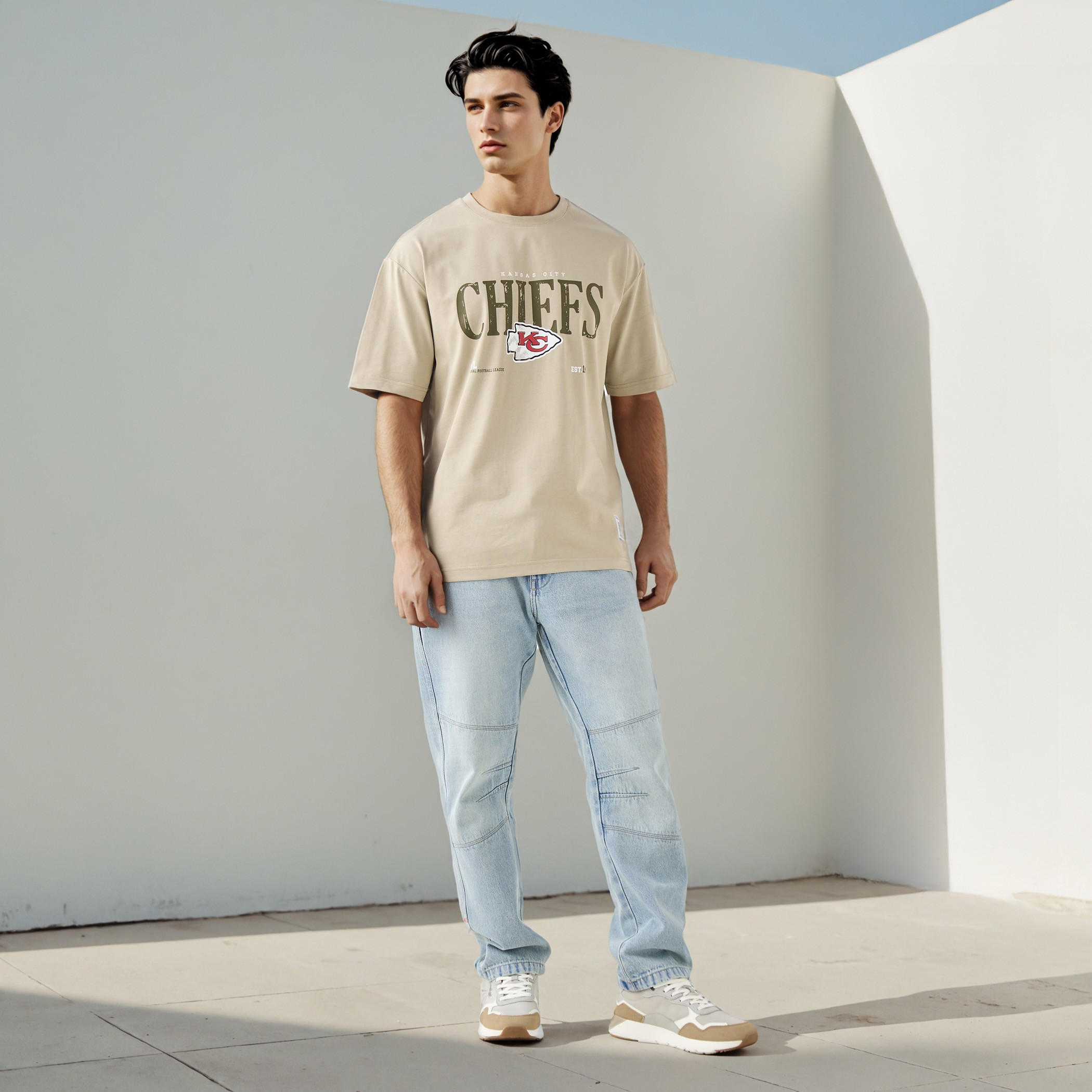 Kansas City Chiefs NFL Men Relaxed Fit Crew Neck Short Sleeves T-shirt-men-clothing-tshirtsandpolos-tshirts-image-2
