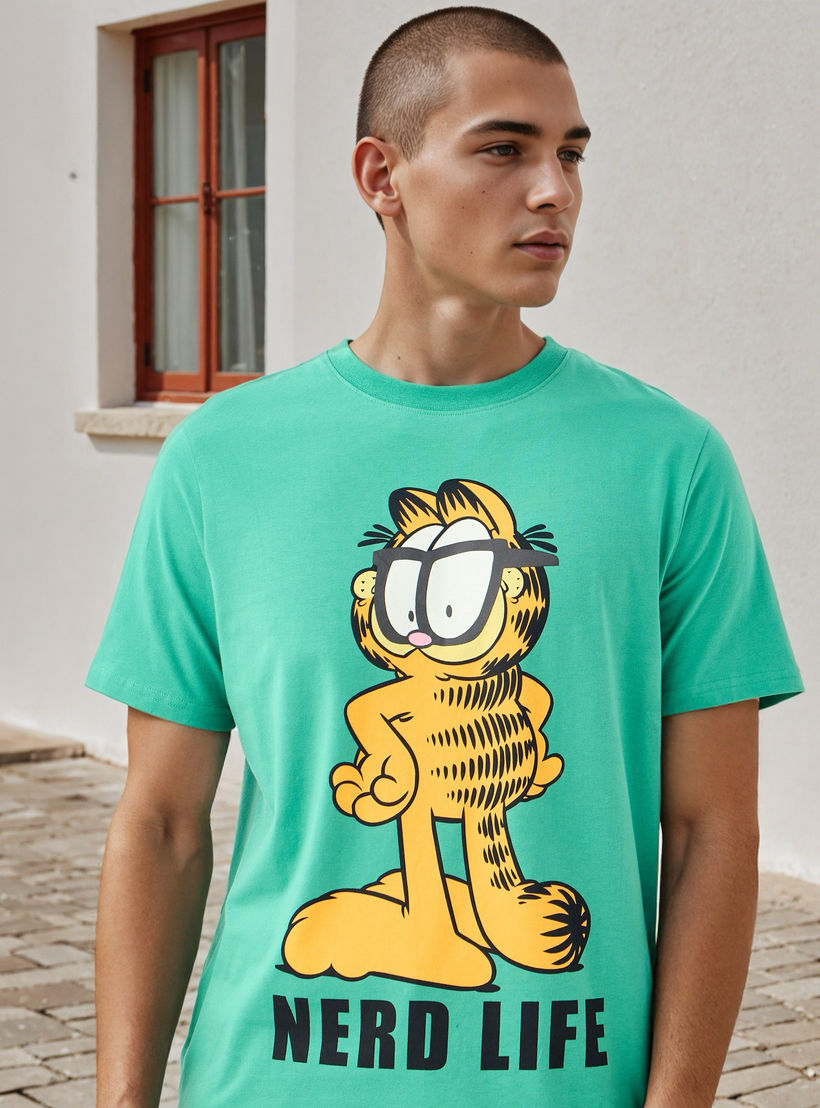 Garfield Print Regular Fit T-shirt-men-clothing-tshirtsandpolos-tshirts-image-4