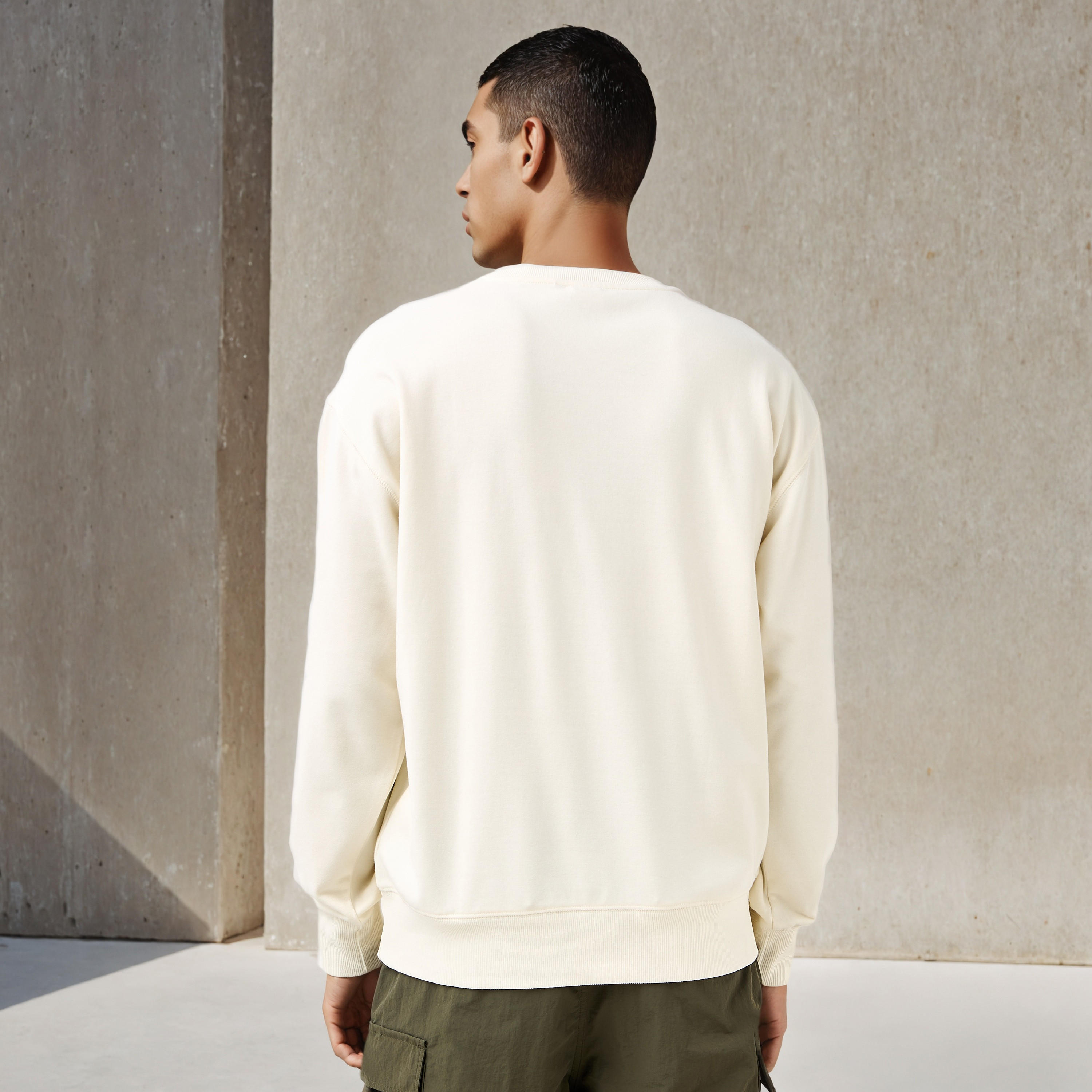 سويت شيرت مطرّز-men-winterwear-hoodiesandsweatshirts-image-3