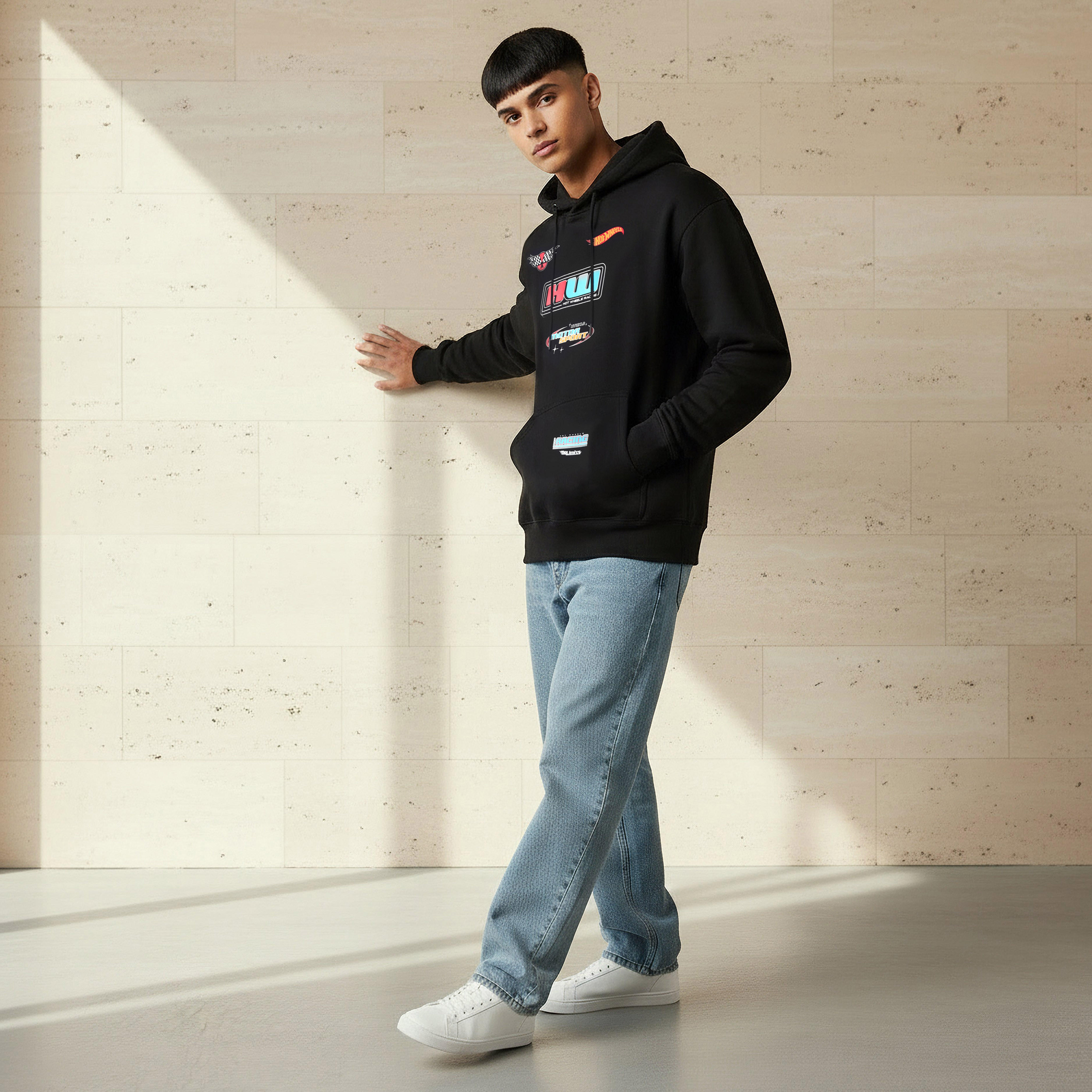 هودي رجالي فضفاض بطبعات هوت ويلز-men-winterwear-hoodiesandsweatshirts-image-2