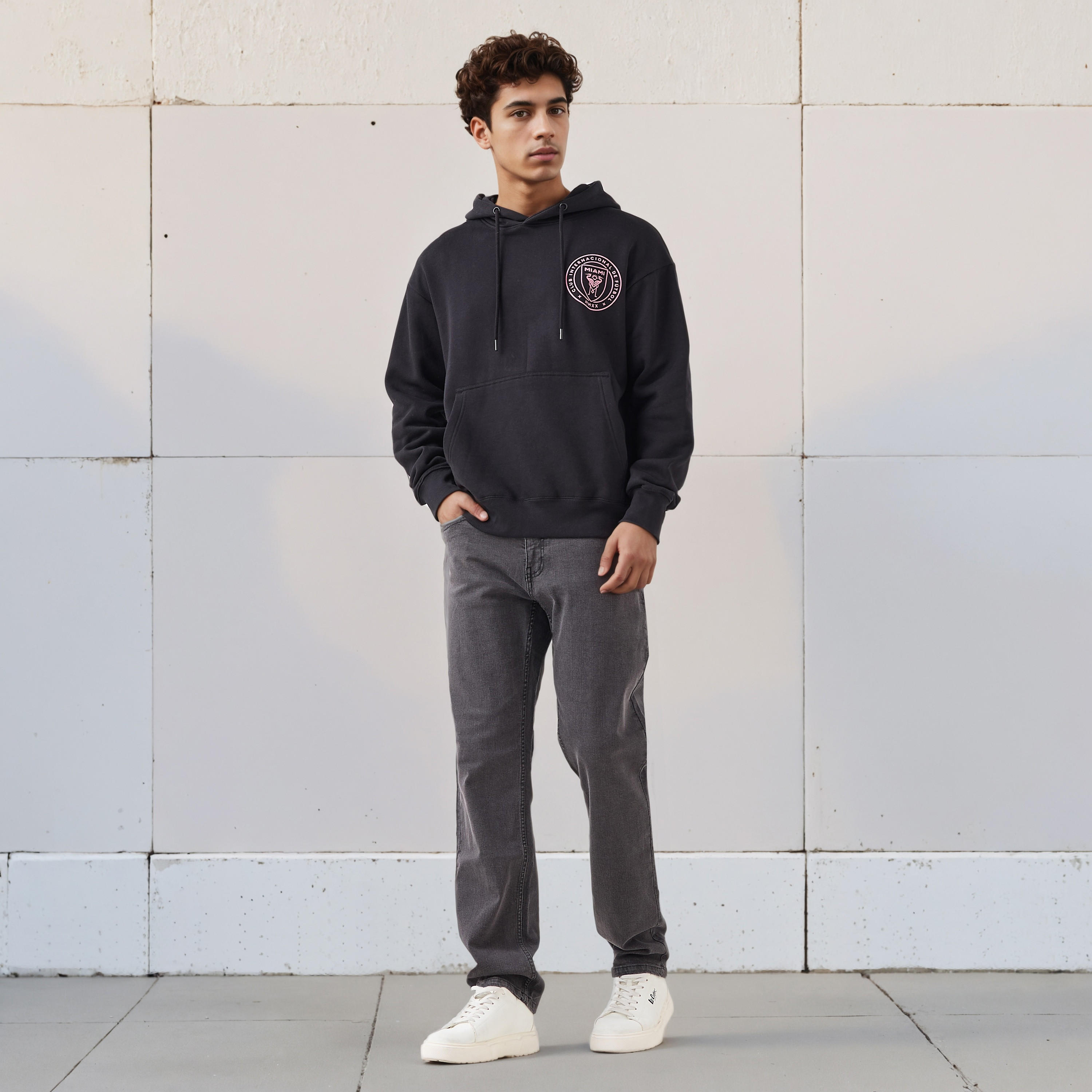 هودي فضفاض للرجال بطبعات انتر ميامي سي إف-men-winterwear-hoodiesandsweatshirts-image-5