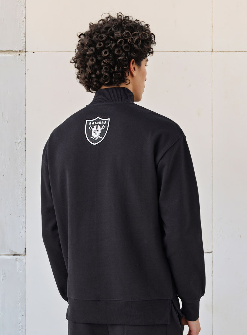 Las Vegas Raiders NFL Men Regular Fit Sweatshirt-men-winterwear-hoodiesandsweatshirts-image-3