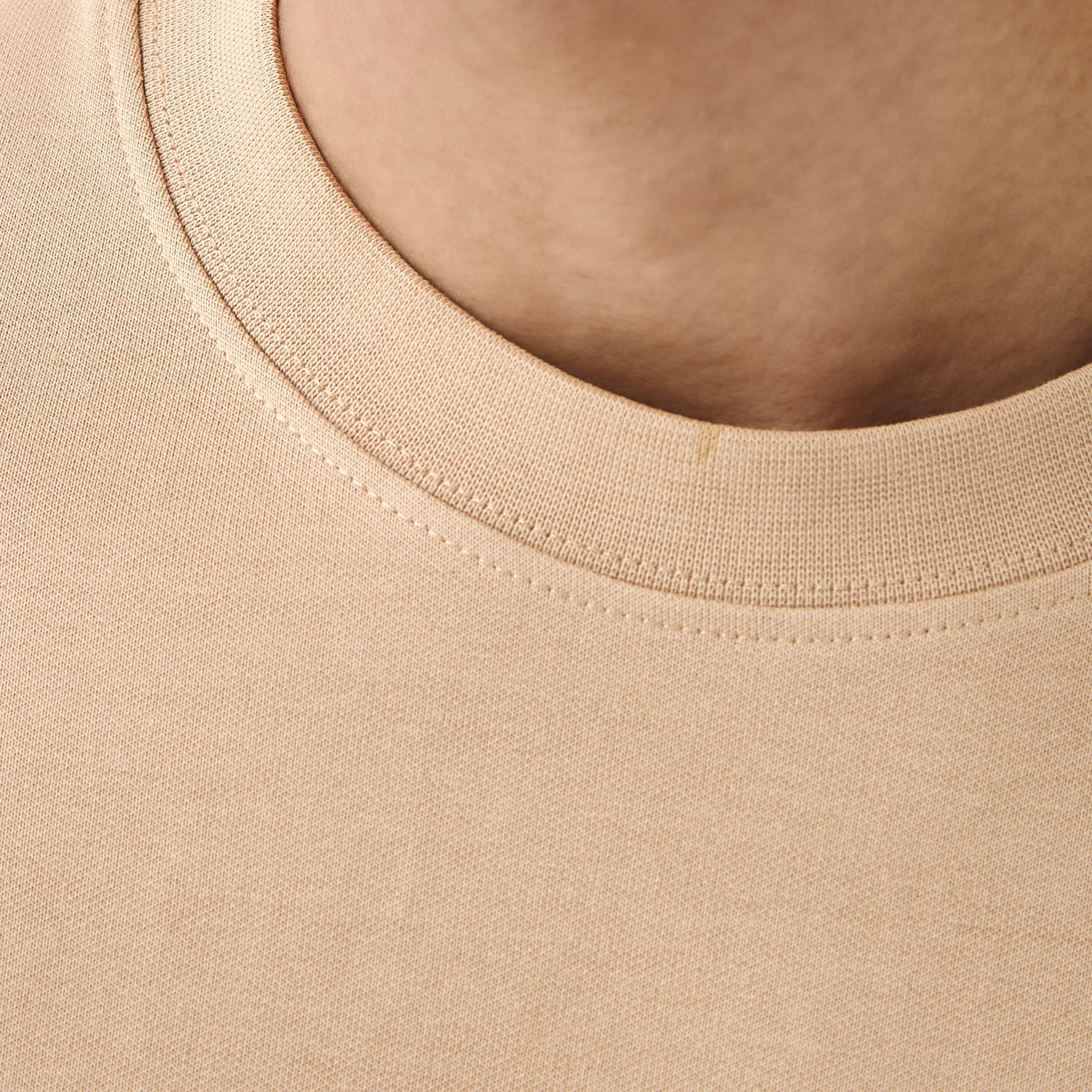 تيشيرت بياقة مستديرة وأكمام قصيرة وطبعات ريك آند مورتي بقصّة مريحة للرجال-men-clothing-tshirtsandpolos-tshirts-image-4