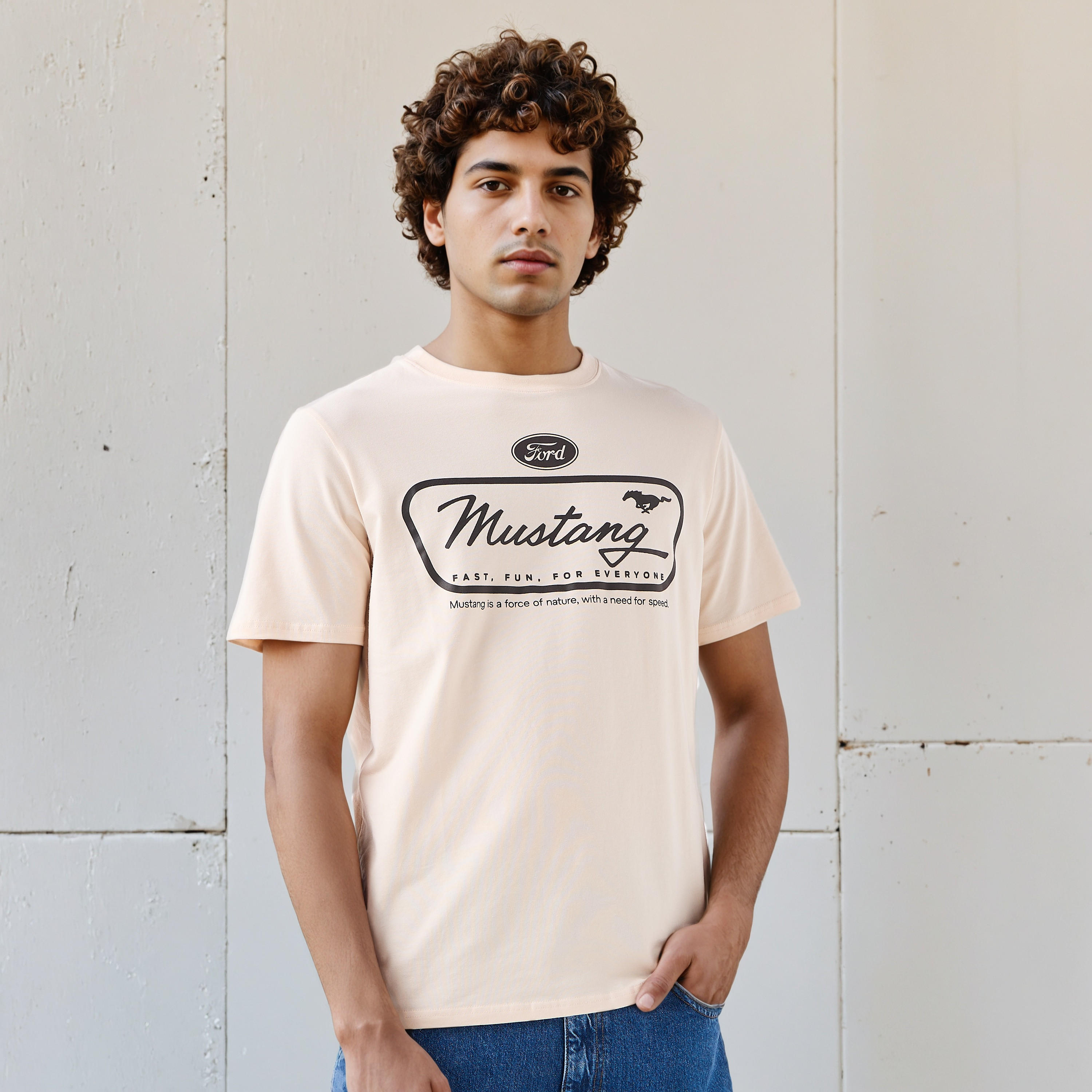 تيشيرت رجالي بطبعات فورد موستانج وقصة عادية وأكمام قصيرة وياقة ضيقة-men-clothing-tshirtsandpolos-tshirts-image-1
