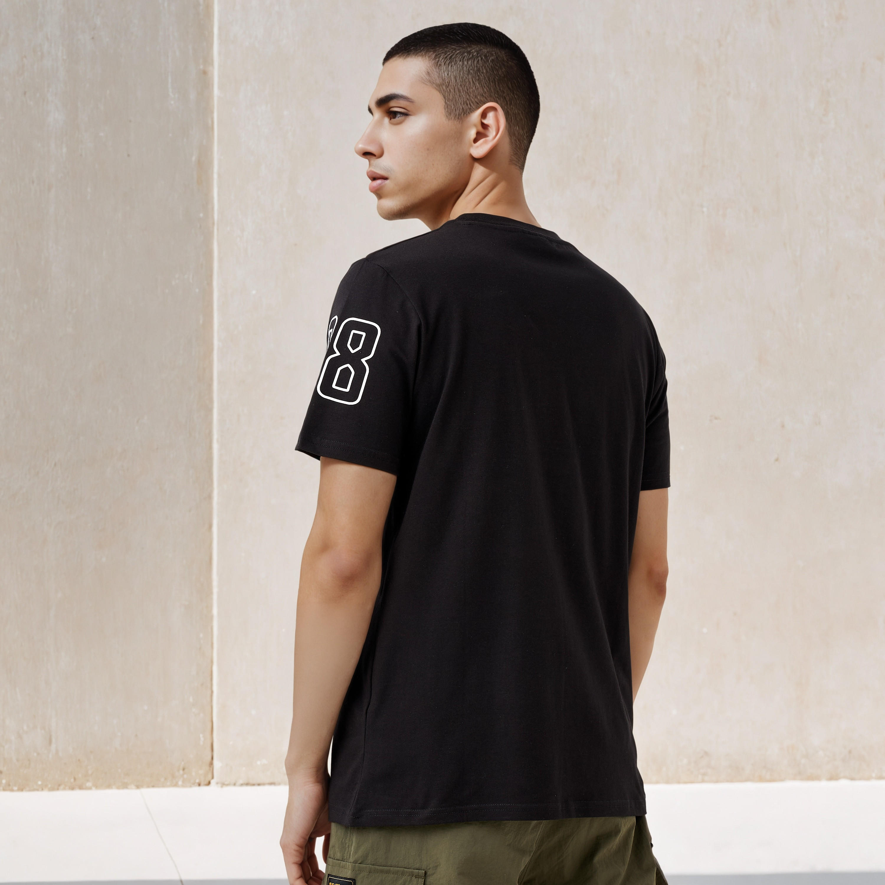 تيشيرت بطبعات هوت ويلز-men-clothing-tshirtsandpolos-tshirts-image-3