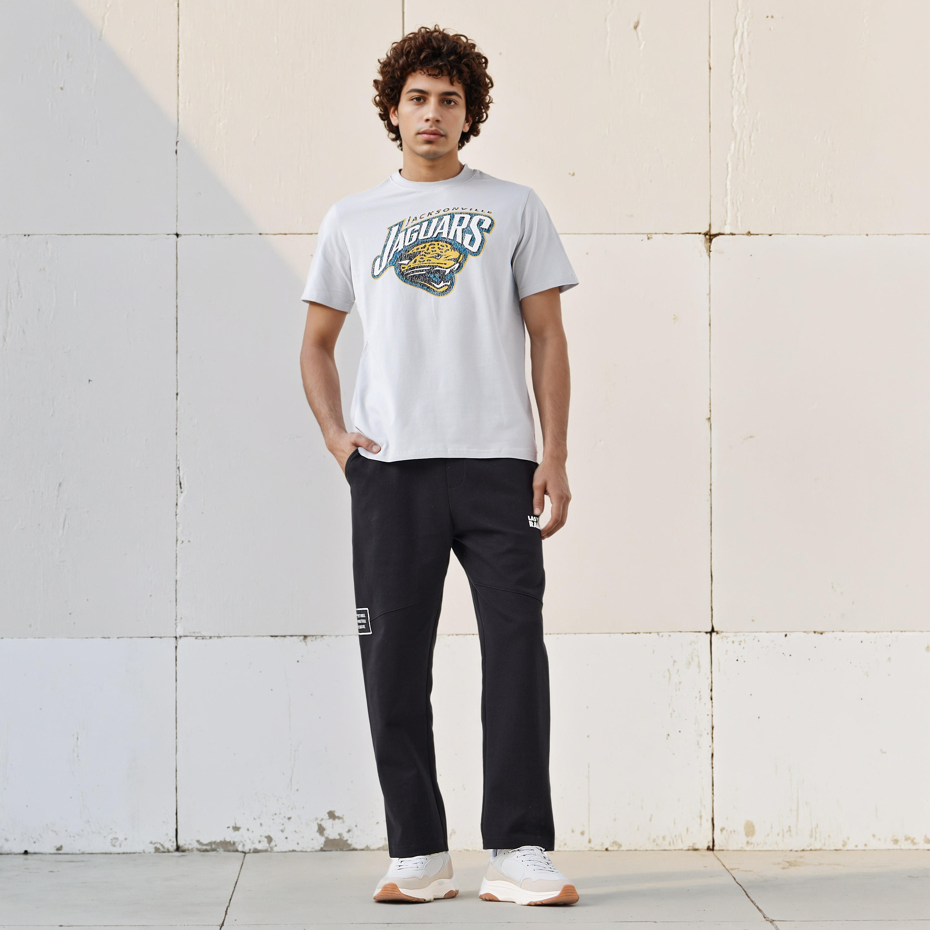 Jacksonville Jaguars NFL Men Regular Fit Crew Neck Short Sleeves T-shirt-men-clothing-tshirtsandpolos-tshirts-image-2