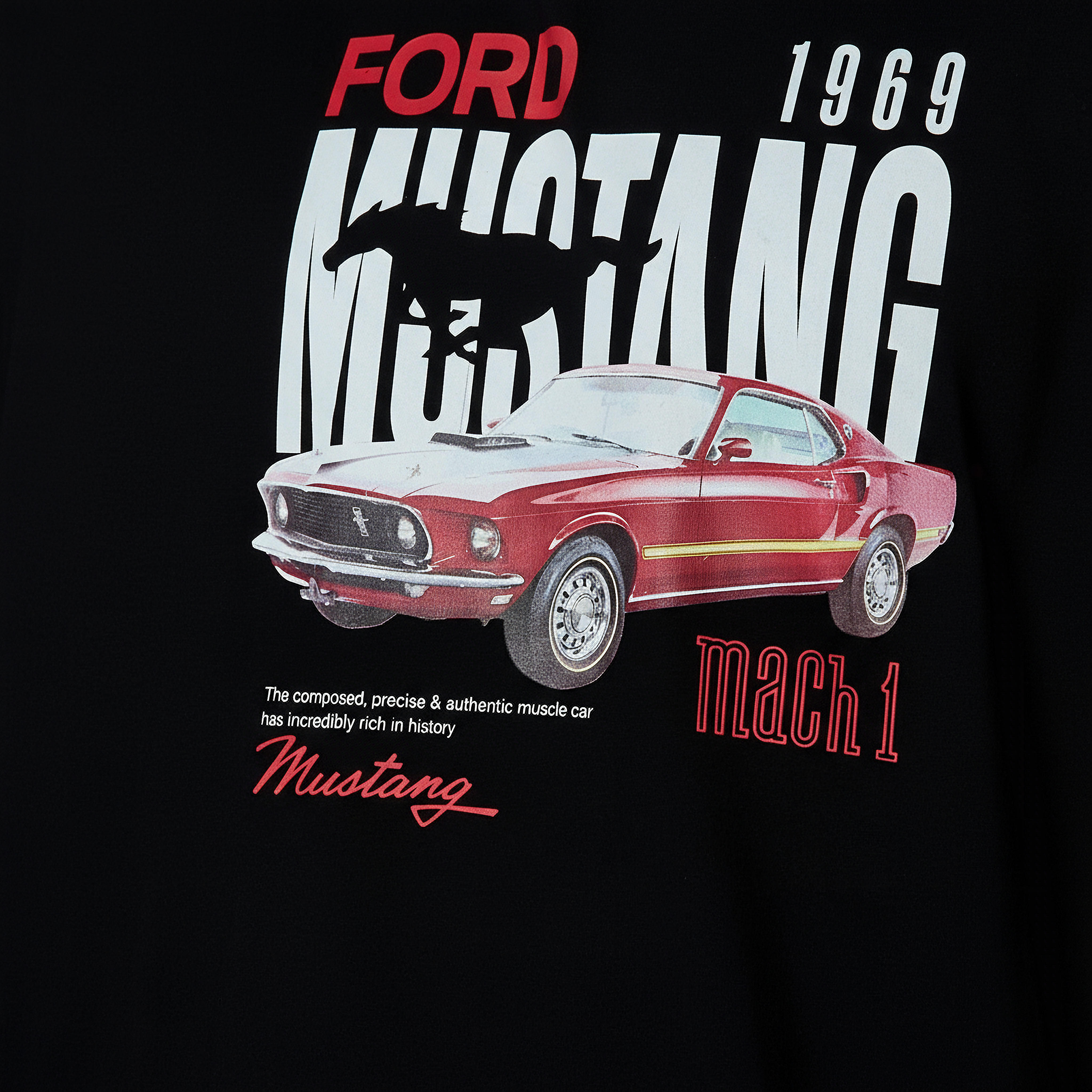 تيشيرت فورد موستانج رجالي بقصة عادية وياقة دائرية وأكمام قصيرة-men-clothing-tshirtsandpolos-tshirts-image-5