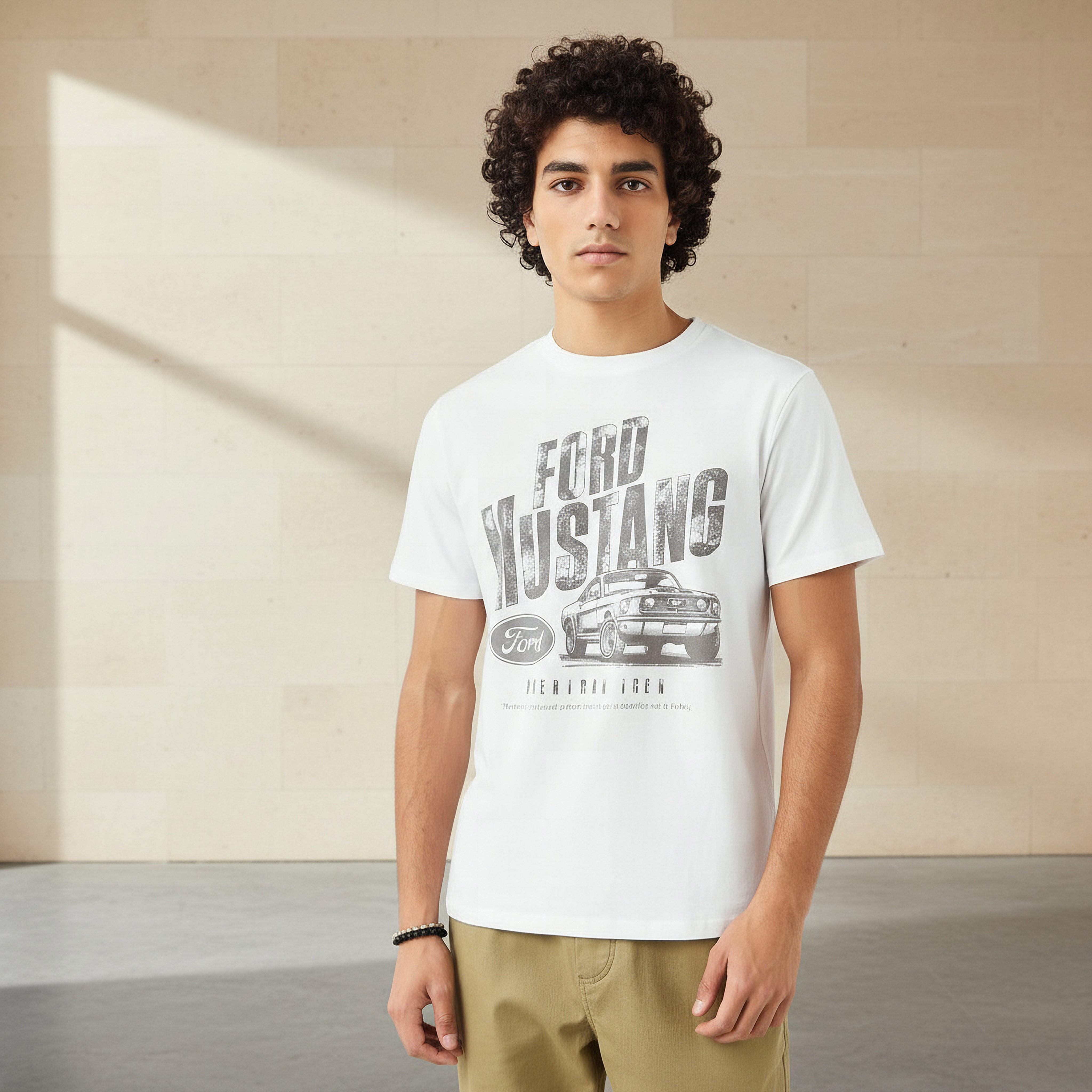 تيشيرت فورد موستانج رجالي بقصة عادية وأكمام قصيرة وياقة دائرية-men-clothing-tshirtsandpolos-tshirts-image-1