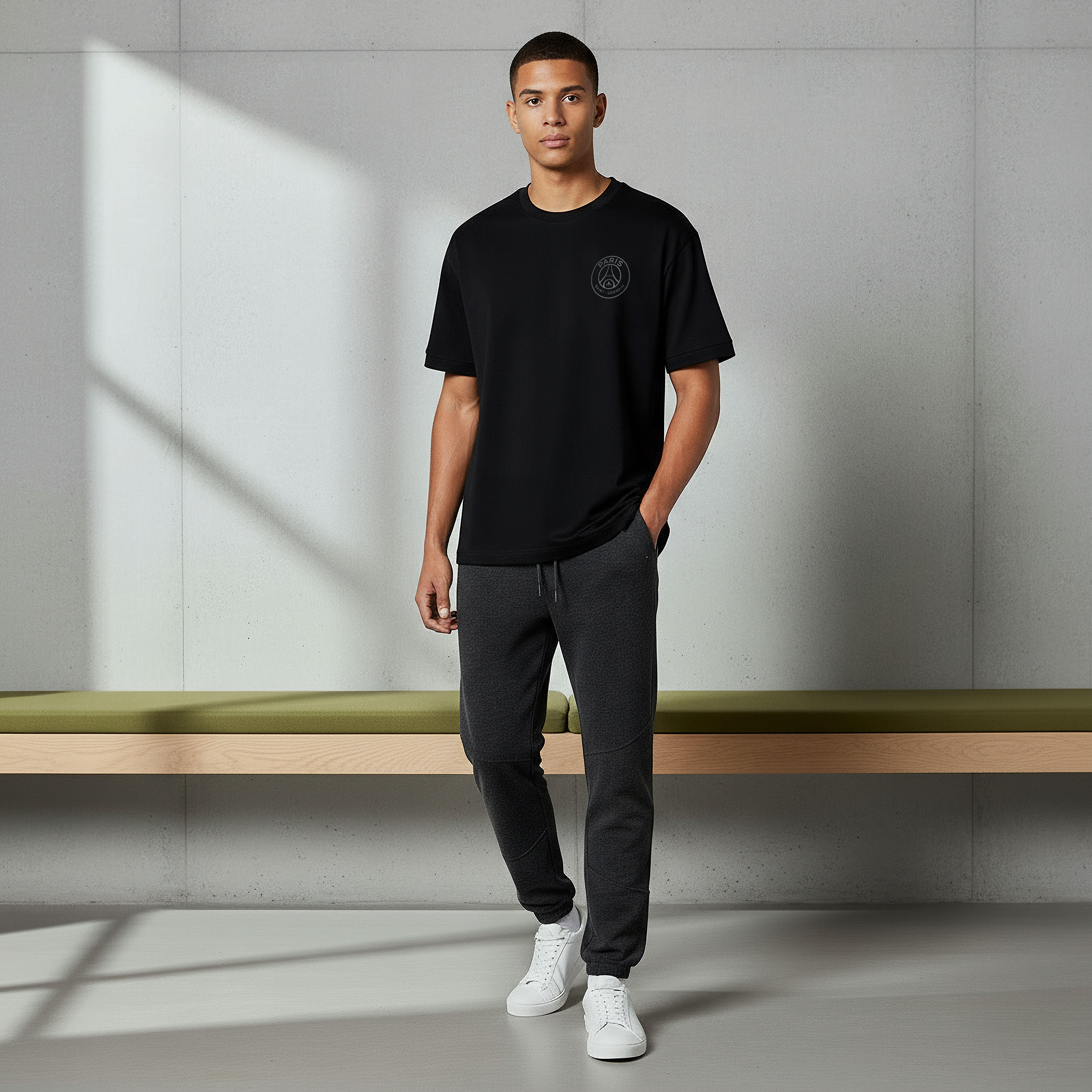 تيشيرت باريس سان جيرمان للرجال بقصة عادية وياقة دائرية وأكمام قصيرة-men-clothing-tshirtsandpolos-tshirts-image-2